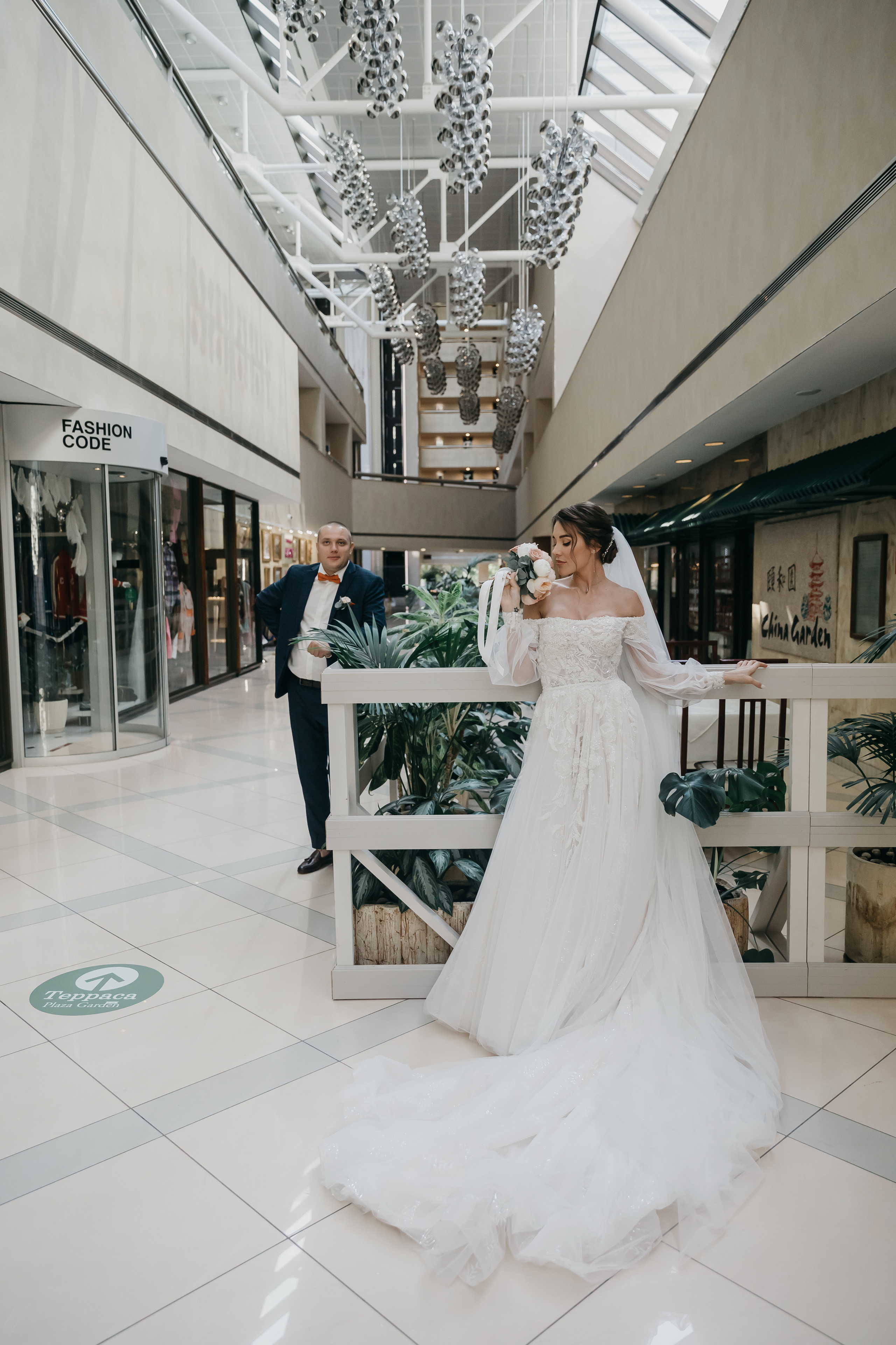 Свадебная фотосессия в отеле. Свадебный фотограф в Москве Екатерина Гусева