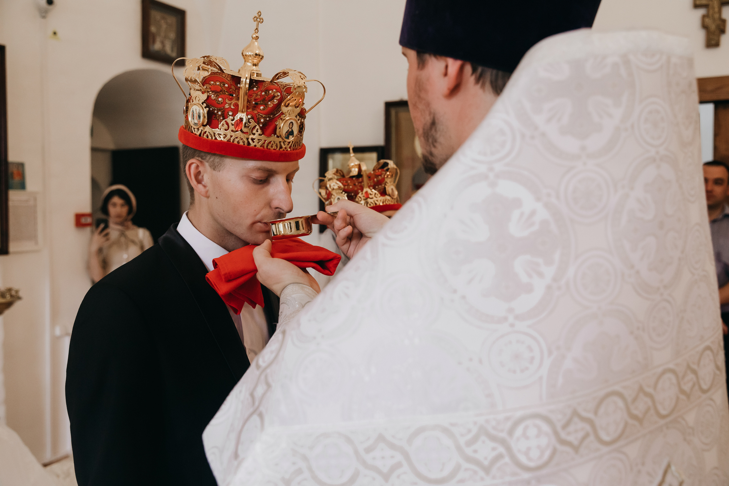 Венчание в Храме Тихвинской Иконы Божией Матери. Свадебный фотограф в Москве Екатерина Гусева