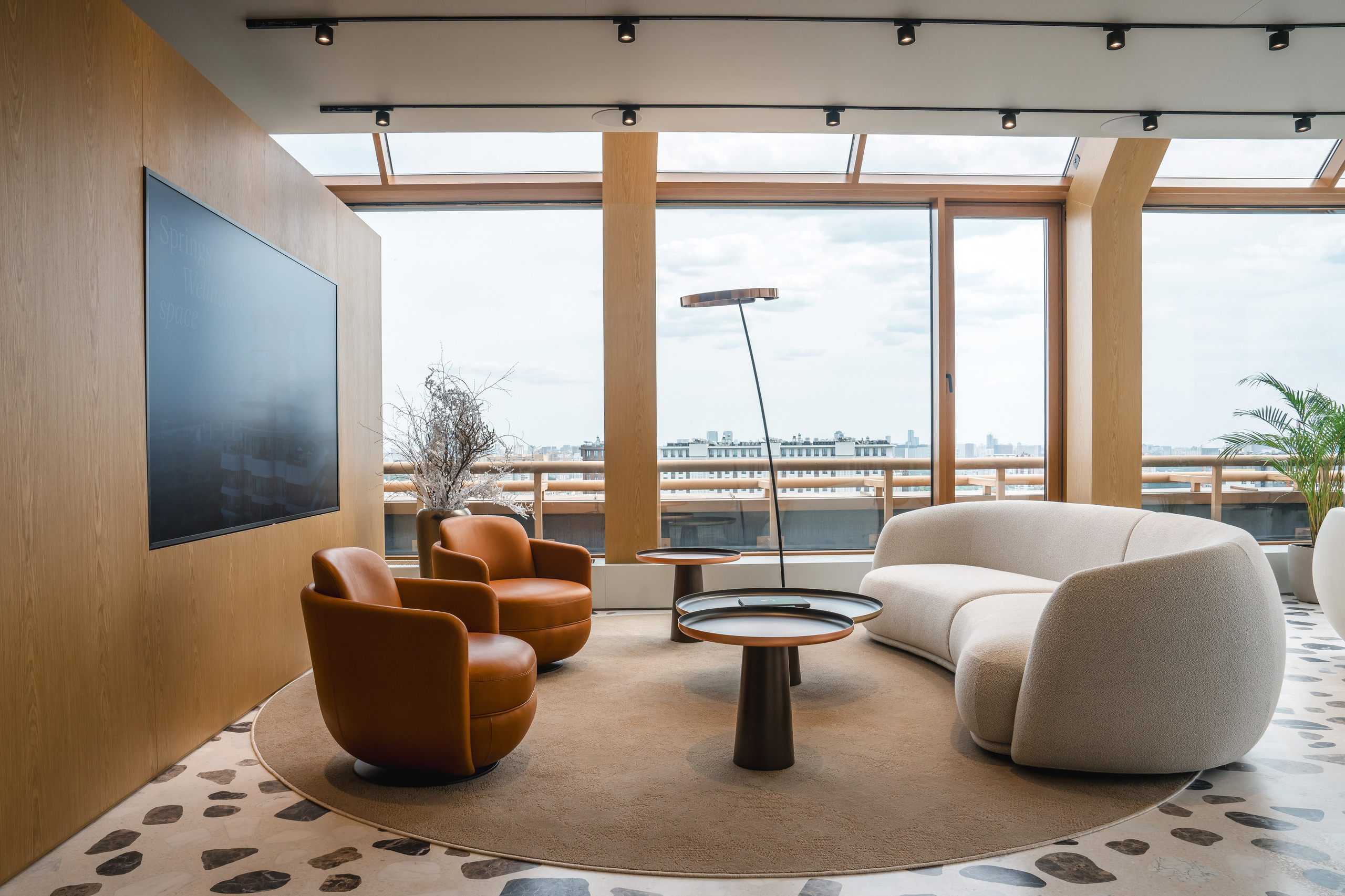 Springs, UNIQ. @tomrus: Рустам Шагиморданов — фотограф