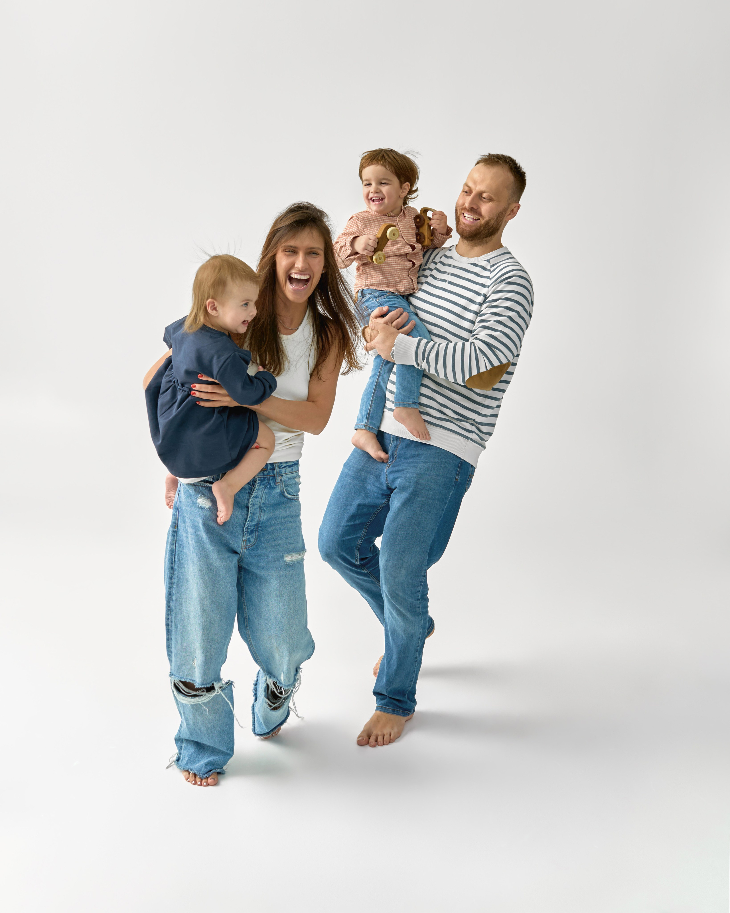 Юля, Андрей и дети 2024