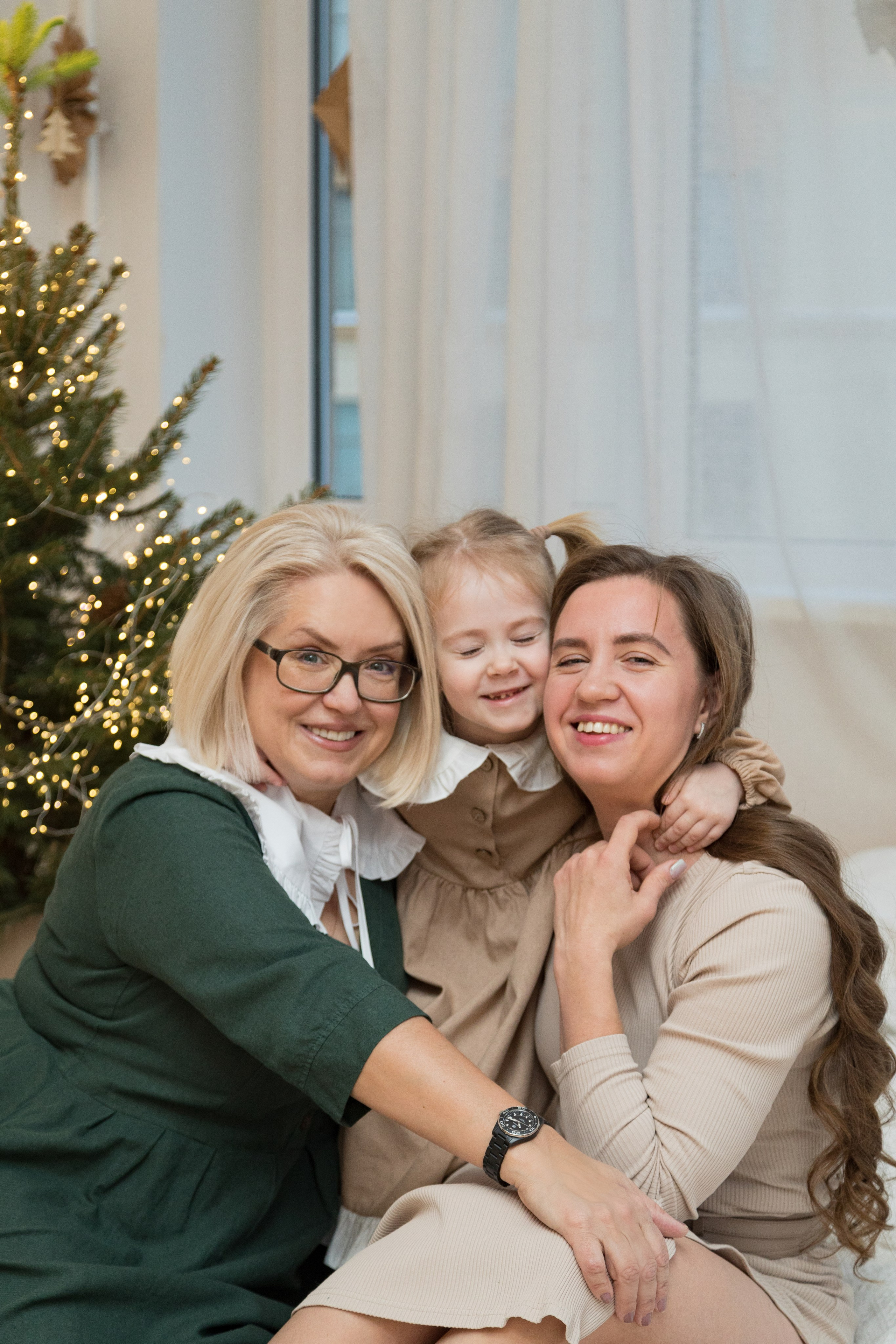 Семейная новогодняя студийная фотосессия. Детский и контент фотограф Надя Волкова Санкт-Петербург