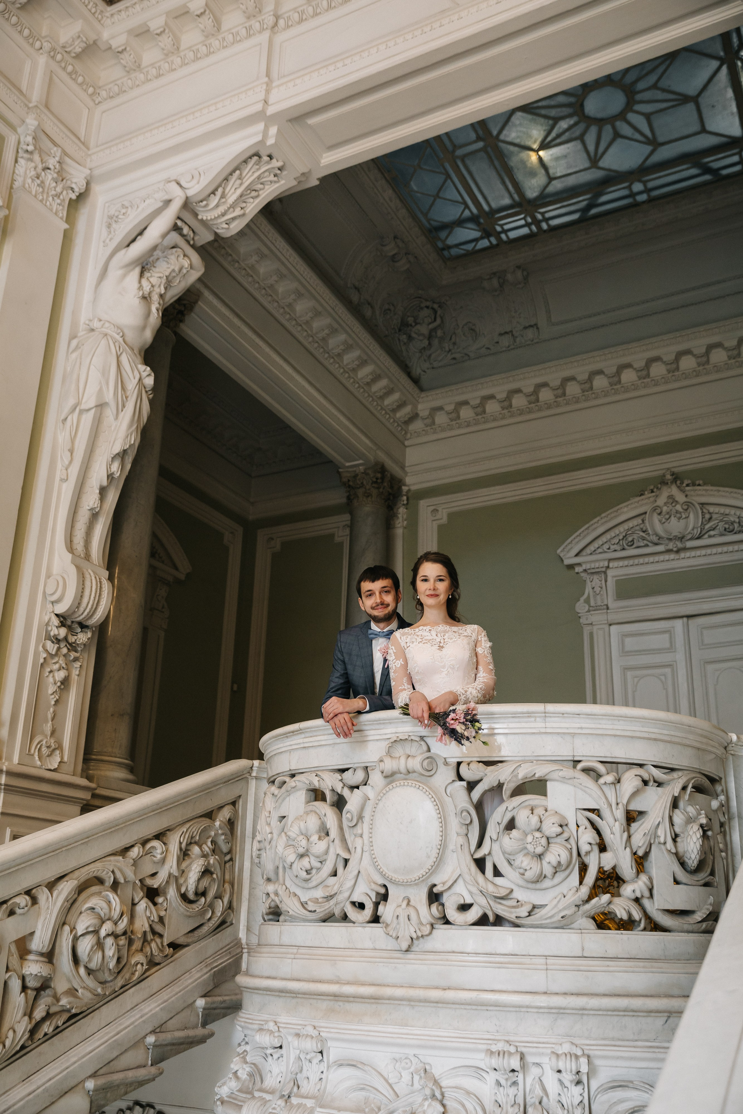МАЙ | Дворец № 1, Атланты, Эрмитажный дворик. Свадебный фотограф в Санкт-Петербурге Полина Корзухина