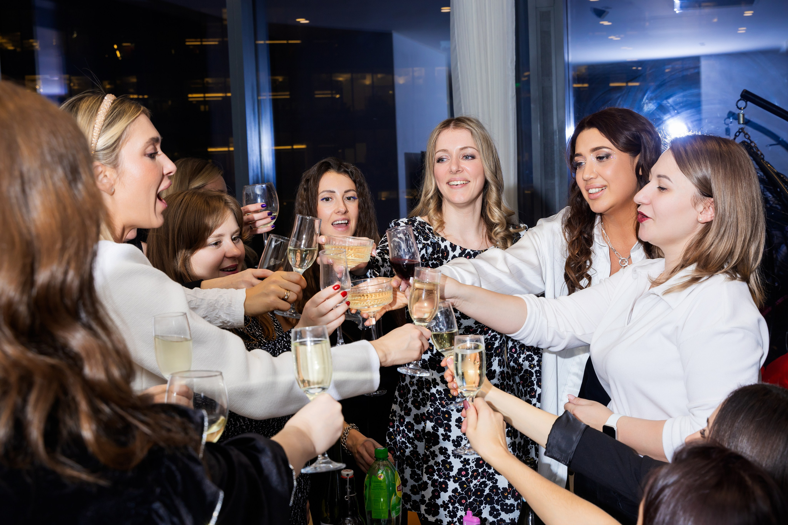 Девичник. Photomantis