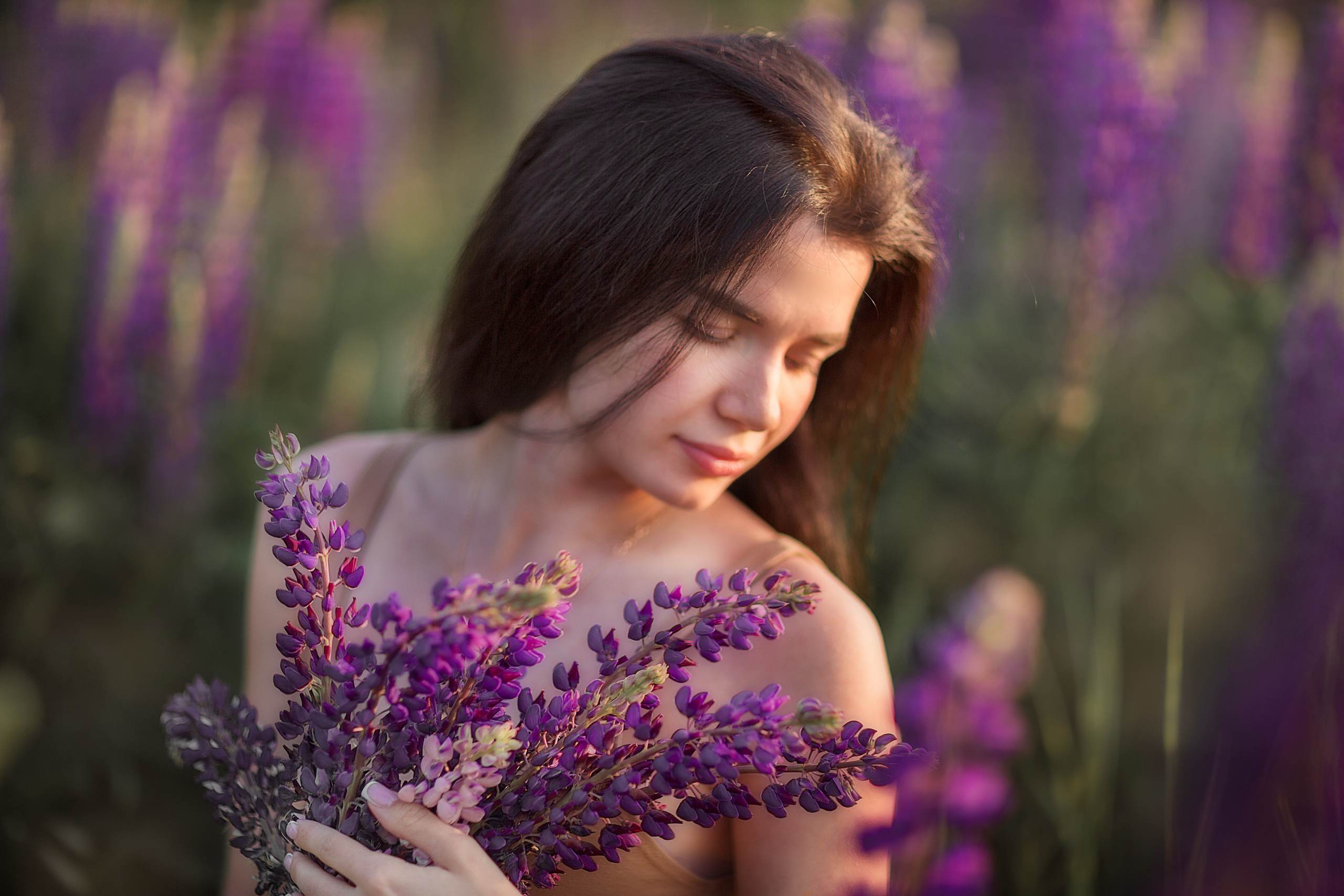Фотосессия в люпинах с Ольгой. Детский и семейный фотограф в Санкт-Петербурге Светлана Тарасова
