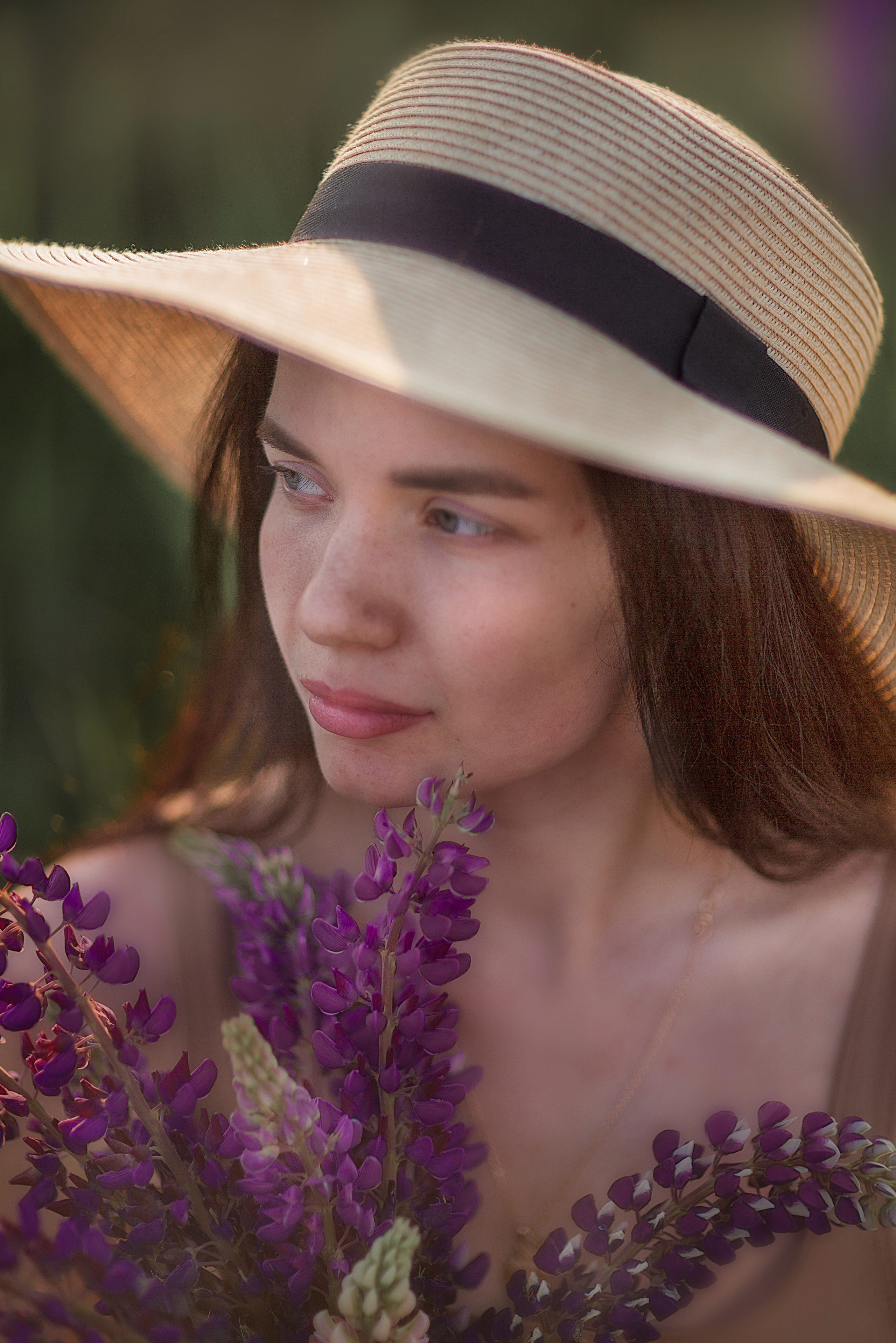 Фотосессия в люпинах с Ольгой. Детский и семейный фотограф в Санкт-Петербурге Светлана Тарасова
