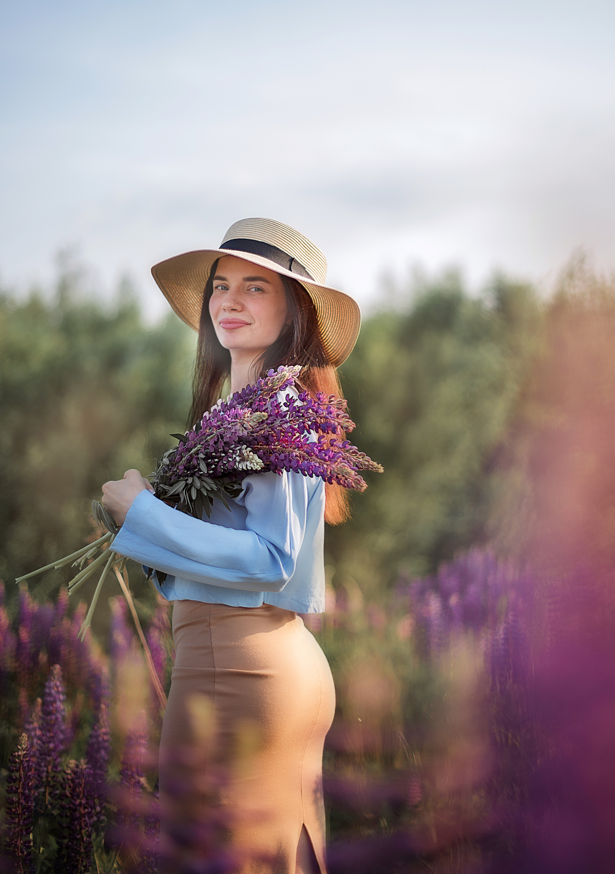Фотосессия в люпинах с Ольгой. Детский и семейный фотограф в Санкт-Петербурге Светлана Тарасова