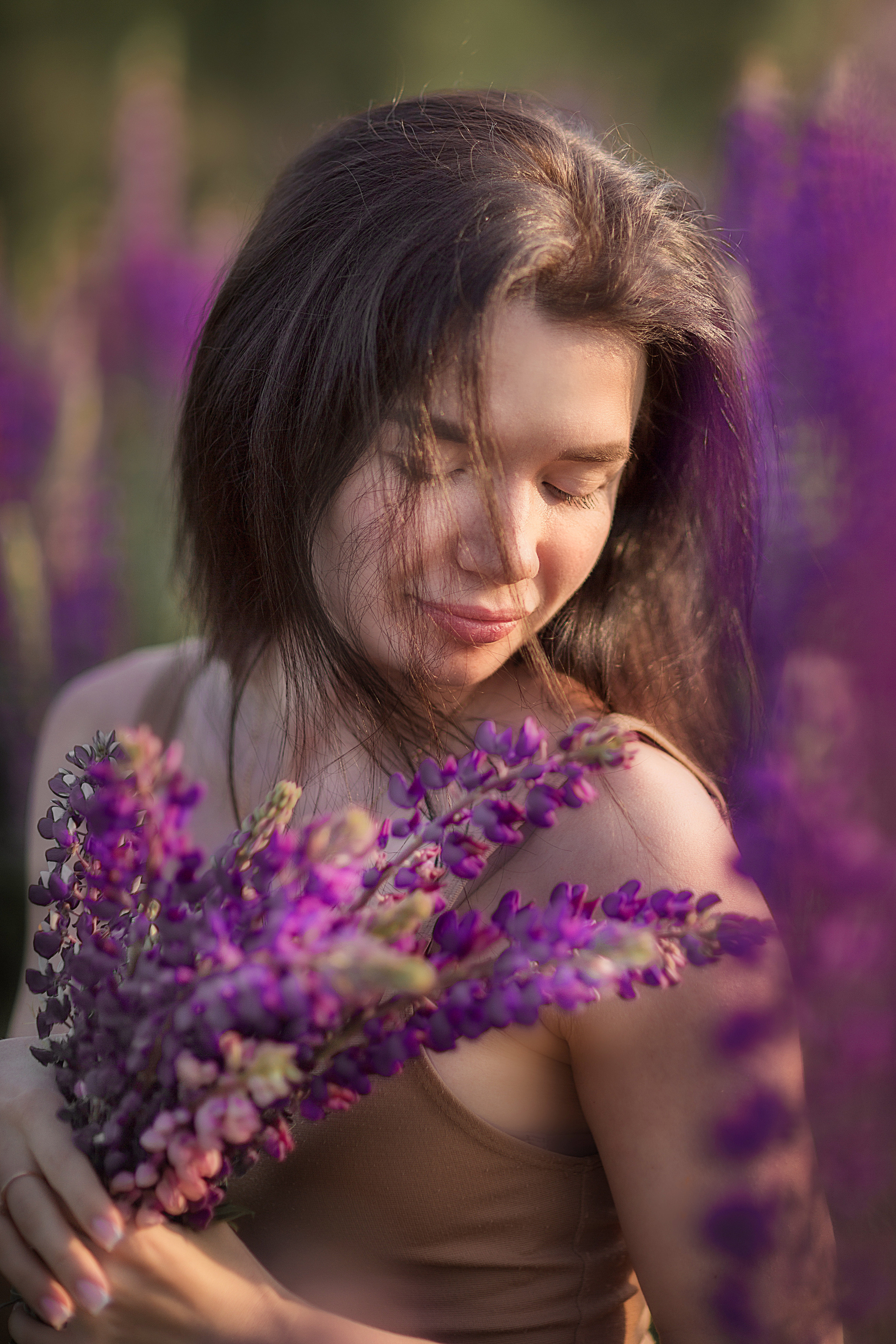 Фотосессия в люпинах с Ольгой. Детский и семейный фотограф в Санкт-Петербурге Светлана Тарасова