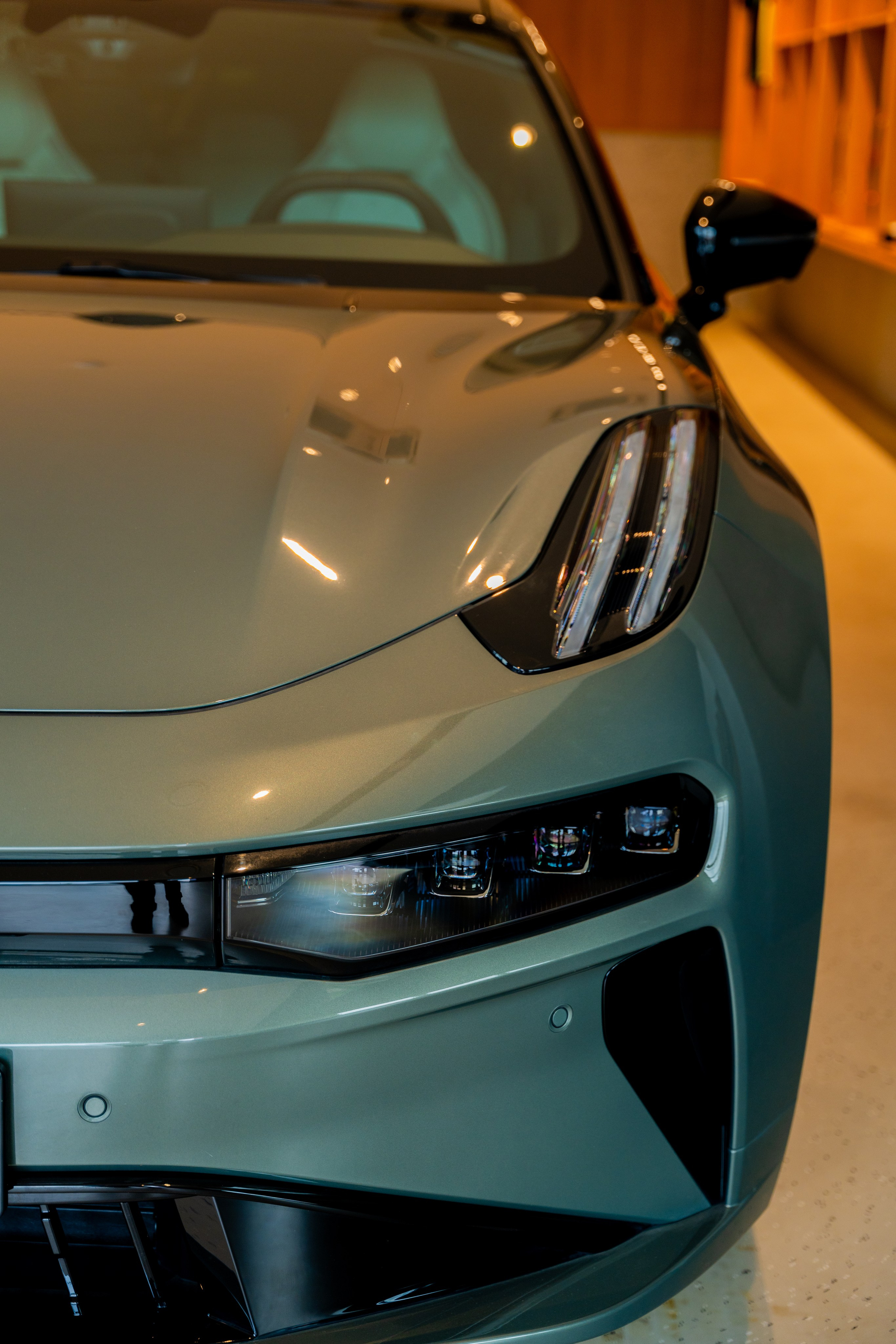 Интерьерная фотосъемка автосалона Elrus в Краснодаре. Zeekr, LiXiang Профессиональная фотосъемка интерьера премиум-автосалона в Краснодаре. Шедевры для Вас! Фотограф и Видеограф в Краснодаре Пахиев Руслан