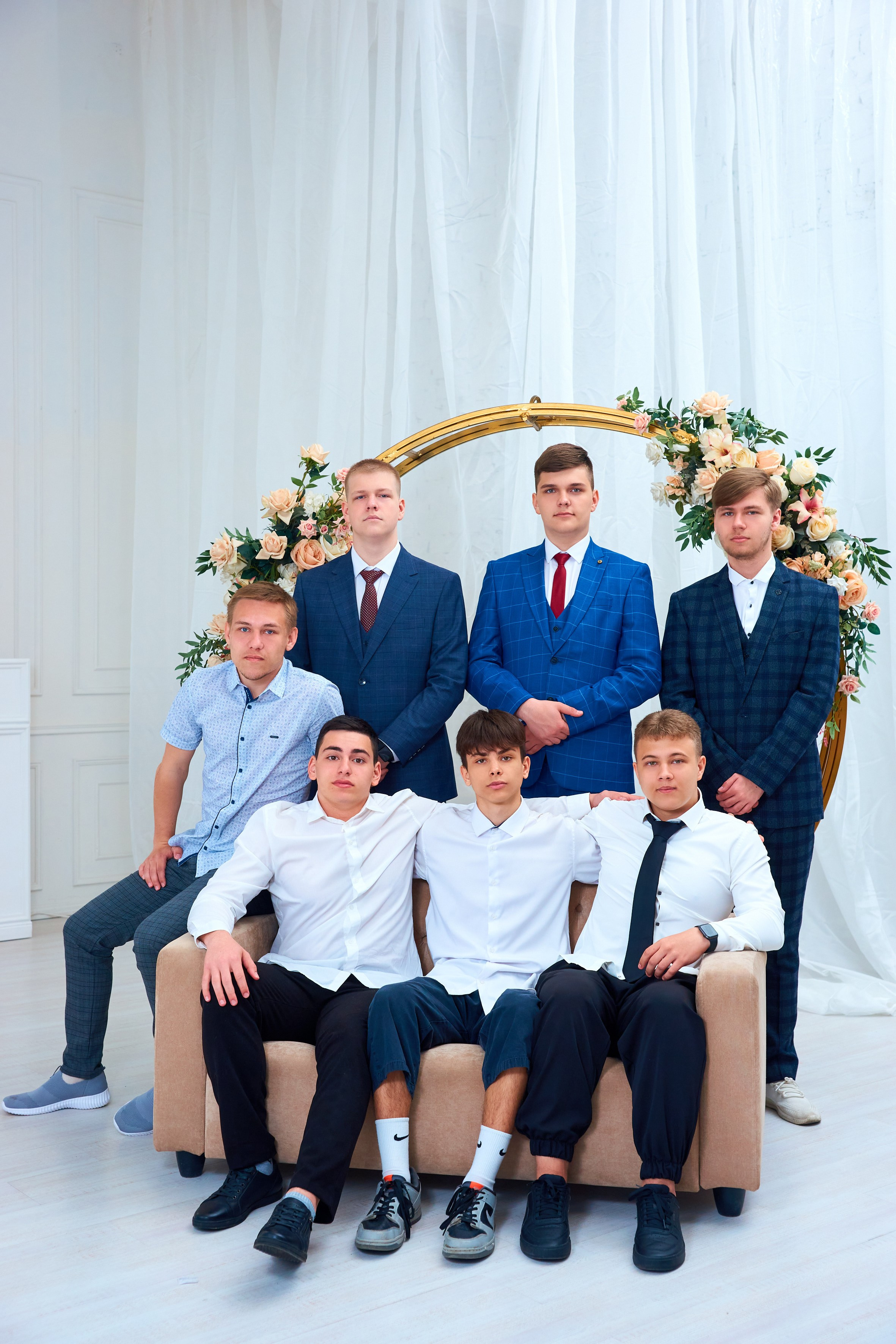 Студийная съёмка. 11 класс. Весна. Childrenfoto.ru