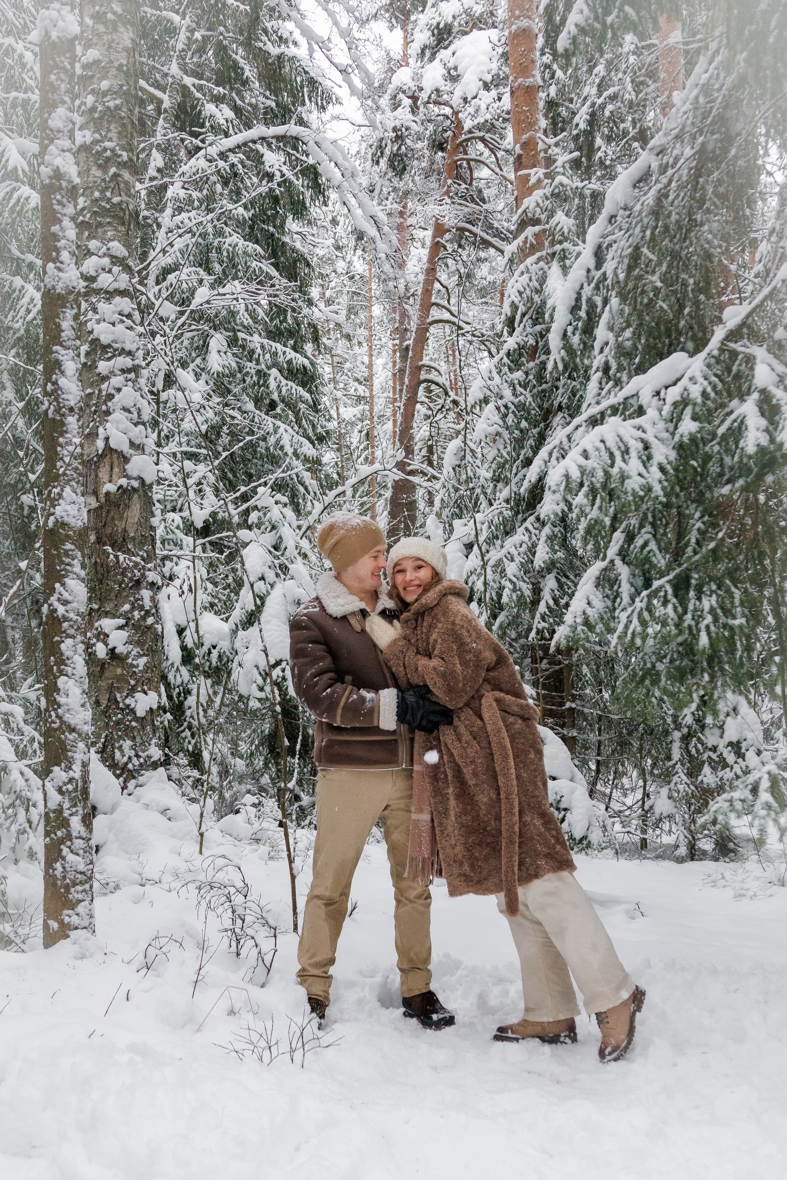 Александра и Александр. Зимняя фотоистория любви в парке. Портретный фотограф Панферова Регина г. Санкт-Петербург, г. Казань