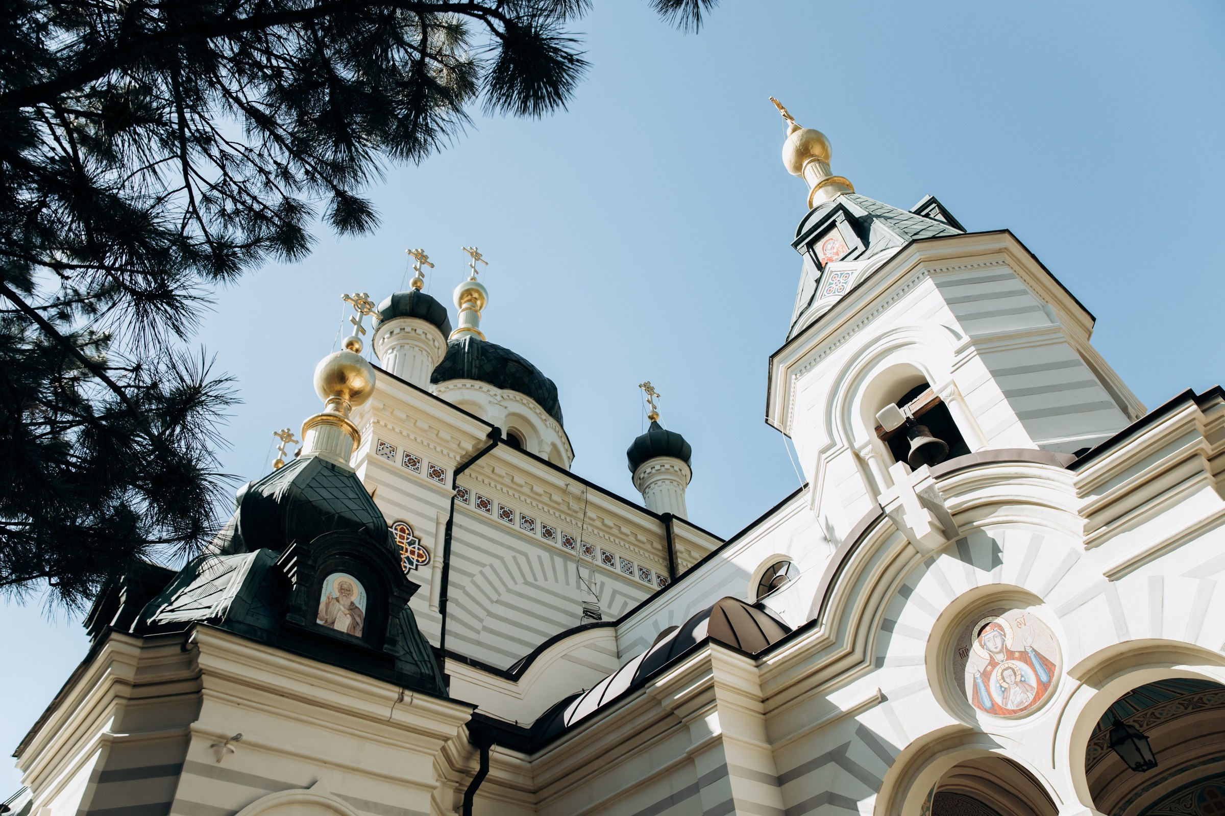 Крестины Мирона. Форосская церковь. Фотограф в Крыму — Федор зайцев. Свадебная, семейная и портретная съёмка. Фотографии для контента, для бизнеса. Корпоративная съёмка