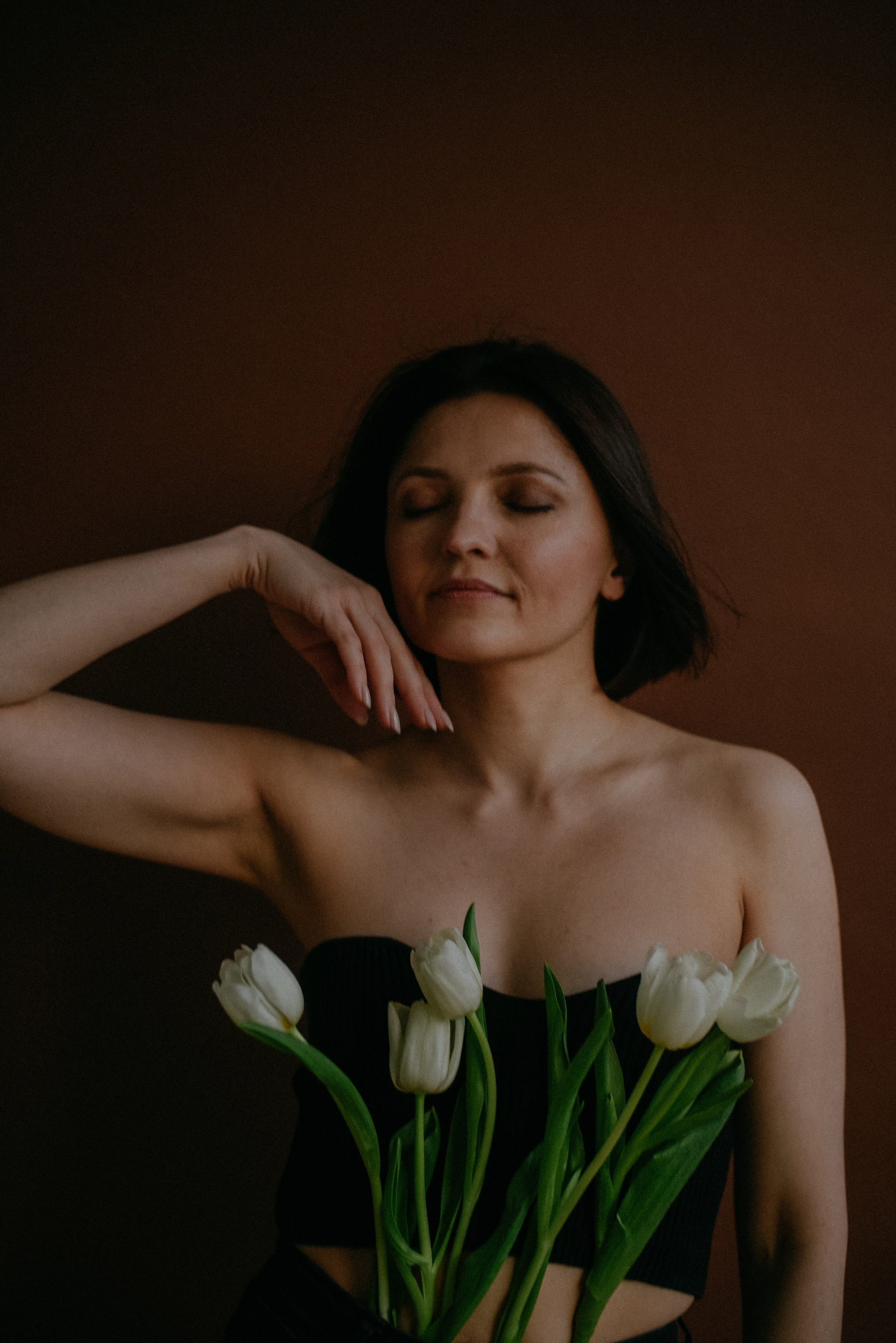 девушка в студи женская фотосессия в студии женская съемка