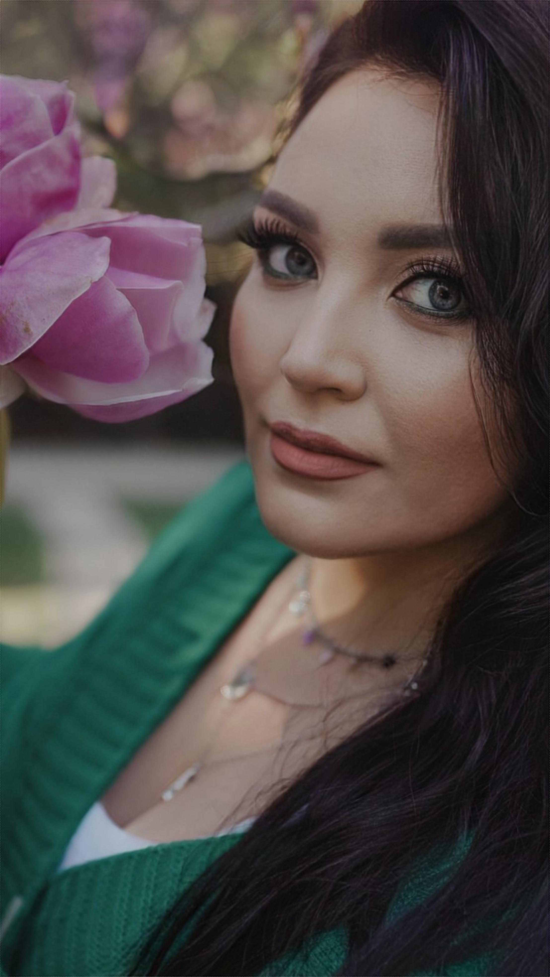 ЦВЕТЕНИЕ. Милана Довгаль - семейный фотограф и видеограф  в Адлере и Сочи