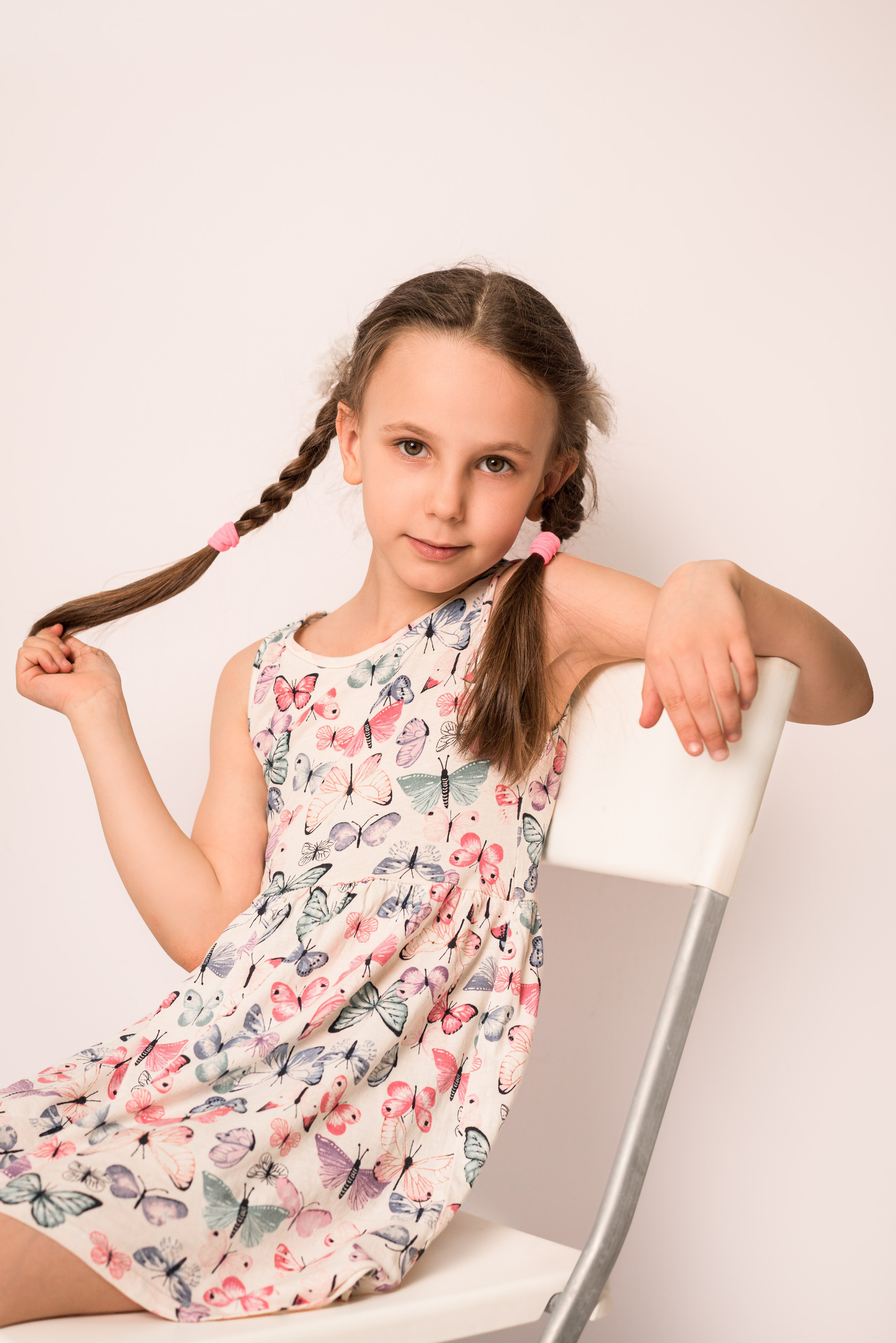 Детский сад, портреты белый фон. Фотограф Шунова Саша