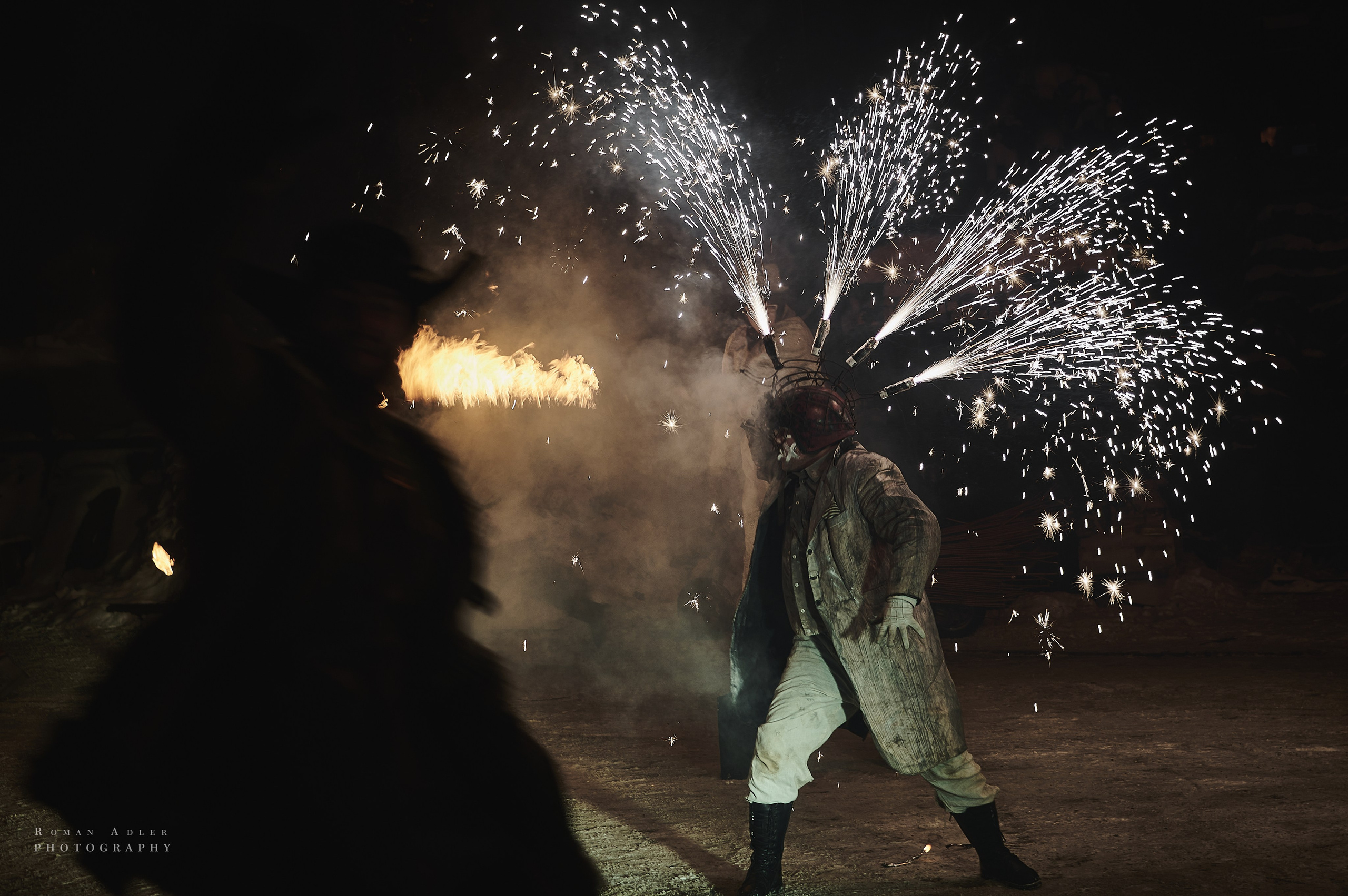 Новогодняя сказка от Ночных волков. Фотограф Роман Адлер