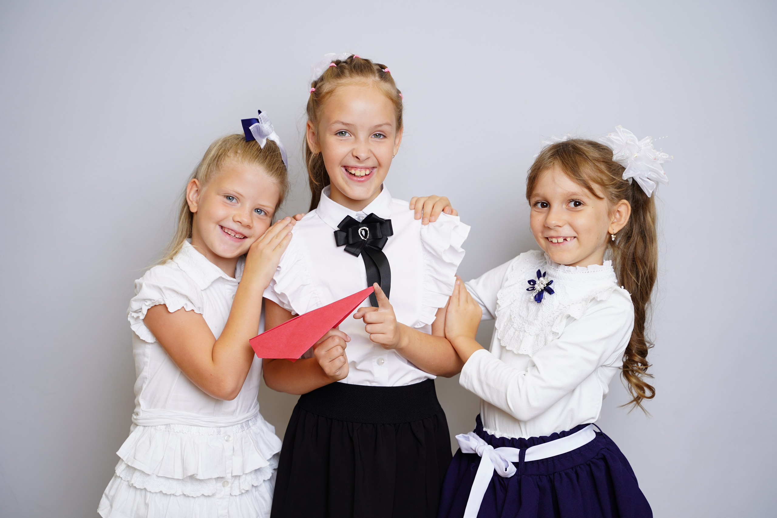 Фото с другом. MEMENTO.Выпускные альбомы, школьные, юбилейные и другие книги. Ростов-на-Дону