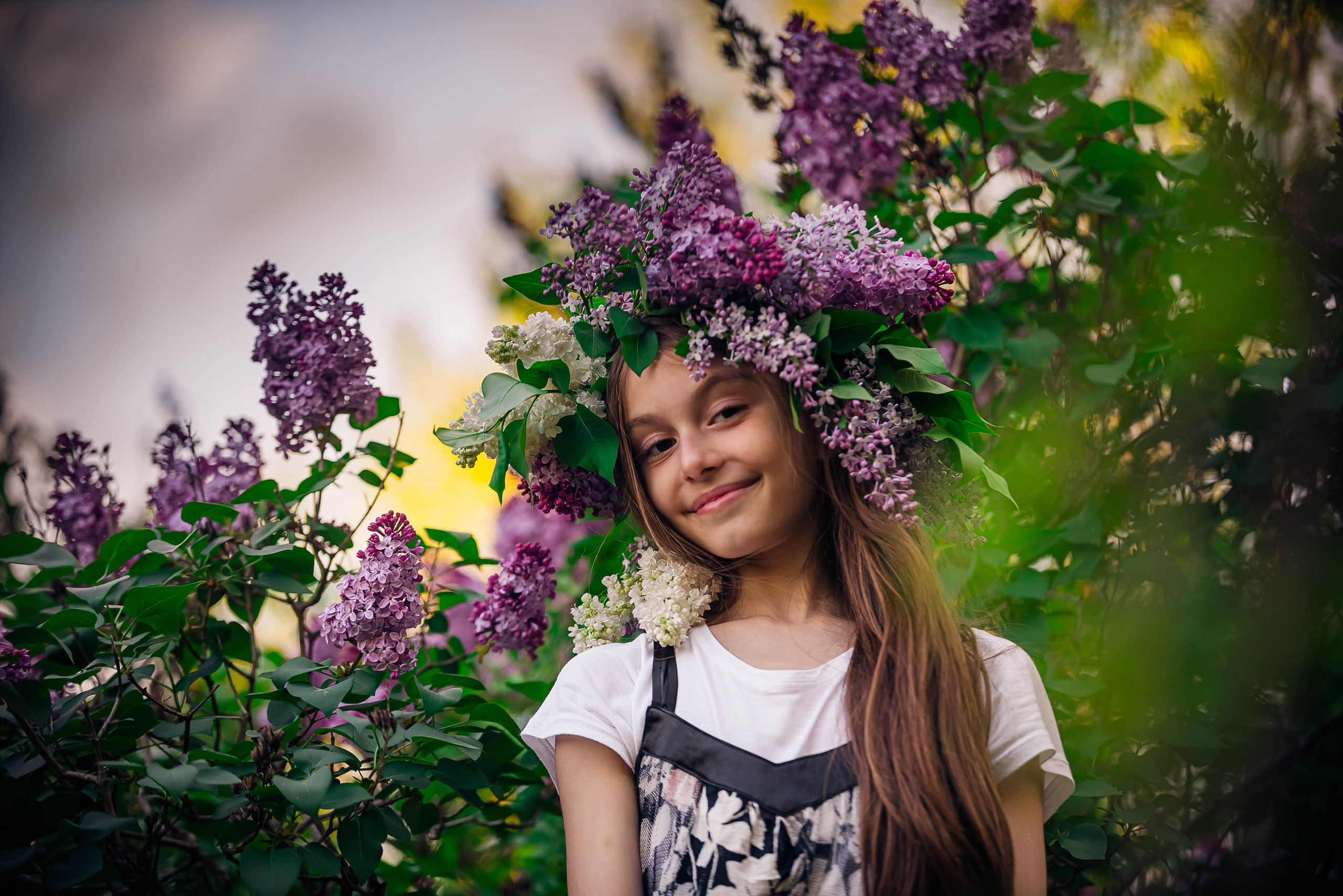 Анютка в сиреньке. Арт-фотограф Евгений Матвиенко