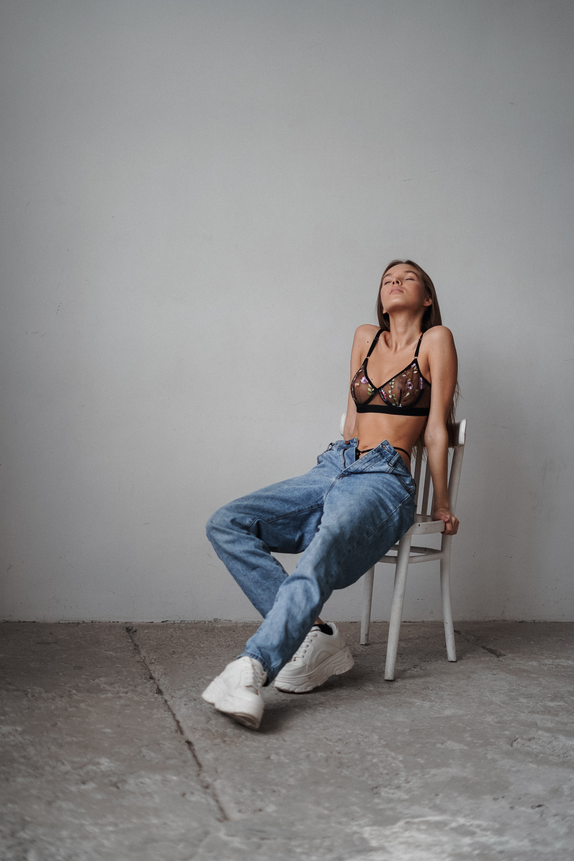 Реклама магазина и шоурума Геленджик. VISUAL ARTIST · KRONGAUZ ANASTASIA