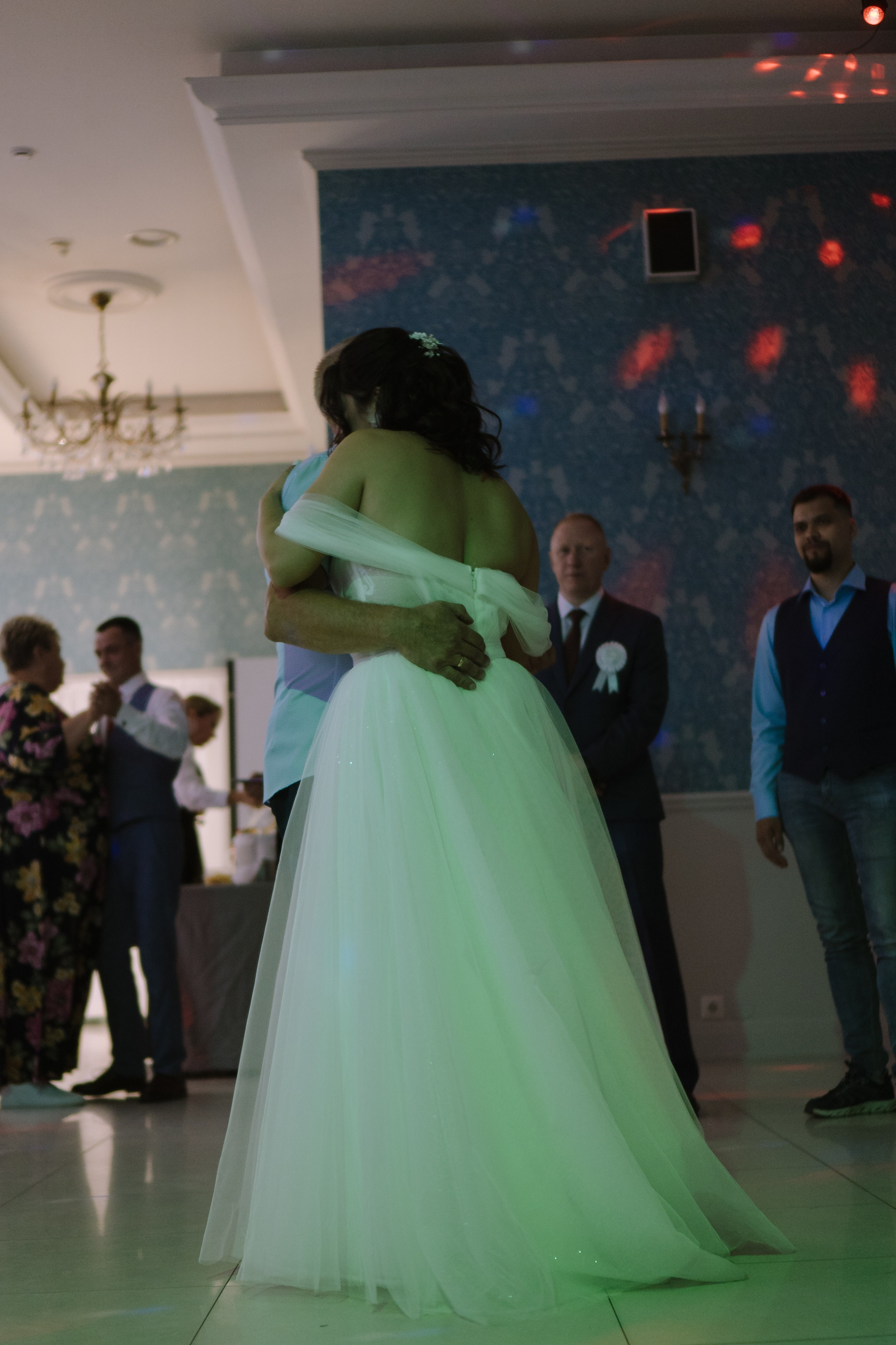 ТАНЕЦ ОТЦА И ДОЧЕРИ НА БАНКЕТЕ (СВАДЕБНАЯ ФОТОСЕСИИЯ БАНКЕТА). Профессиональный фотограф, Санкт-Петербург — Виктория Богомолова