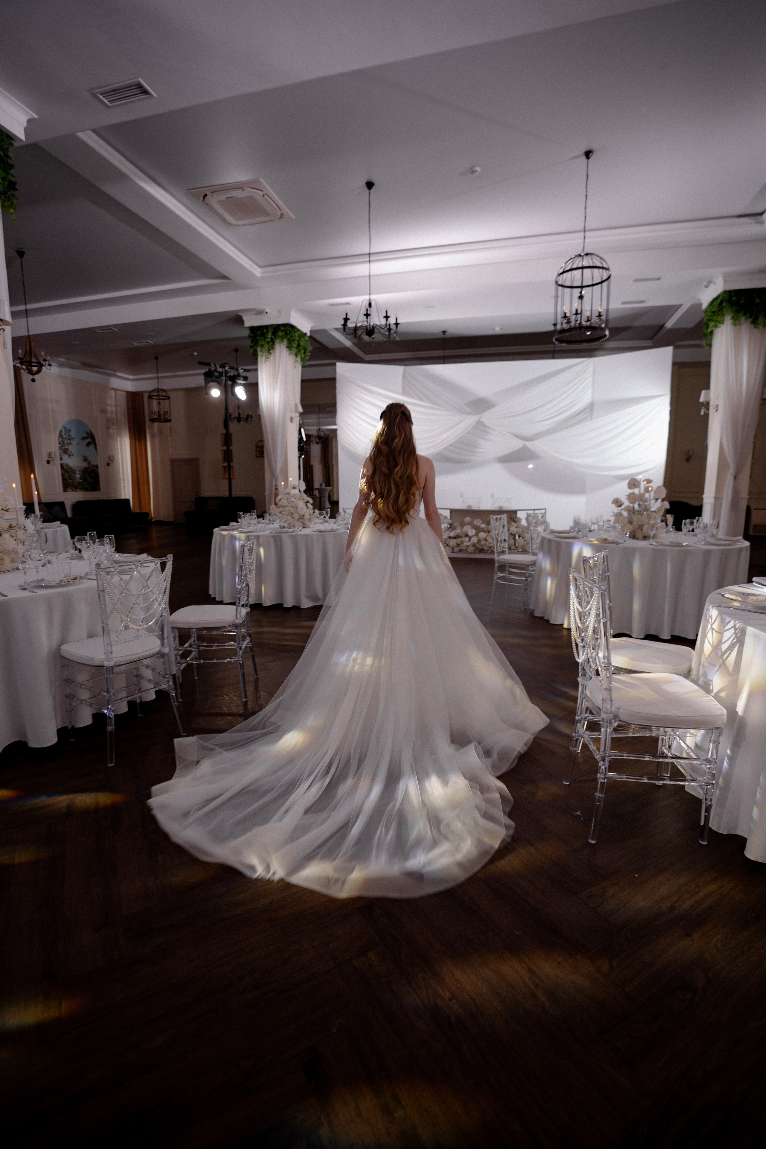 СВАДЕБНАЯ СЬЕМКА СБОРОВ В ОТЕЛЕ И ВЫЕЗД НА ЦЕРЕМОНИЮ (СНЯТО В СИБИРЕ В НИЖНЕВАРТОВСКЕ). Профессиональный фотограф, Санкт-Петербург — Виктория Богомолова