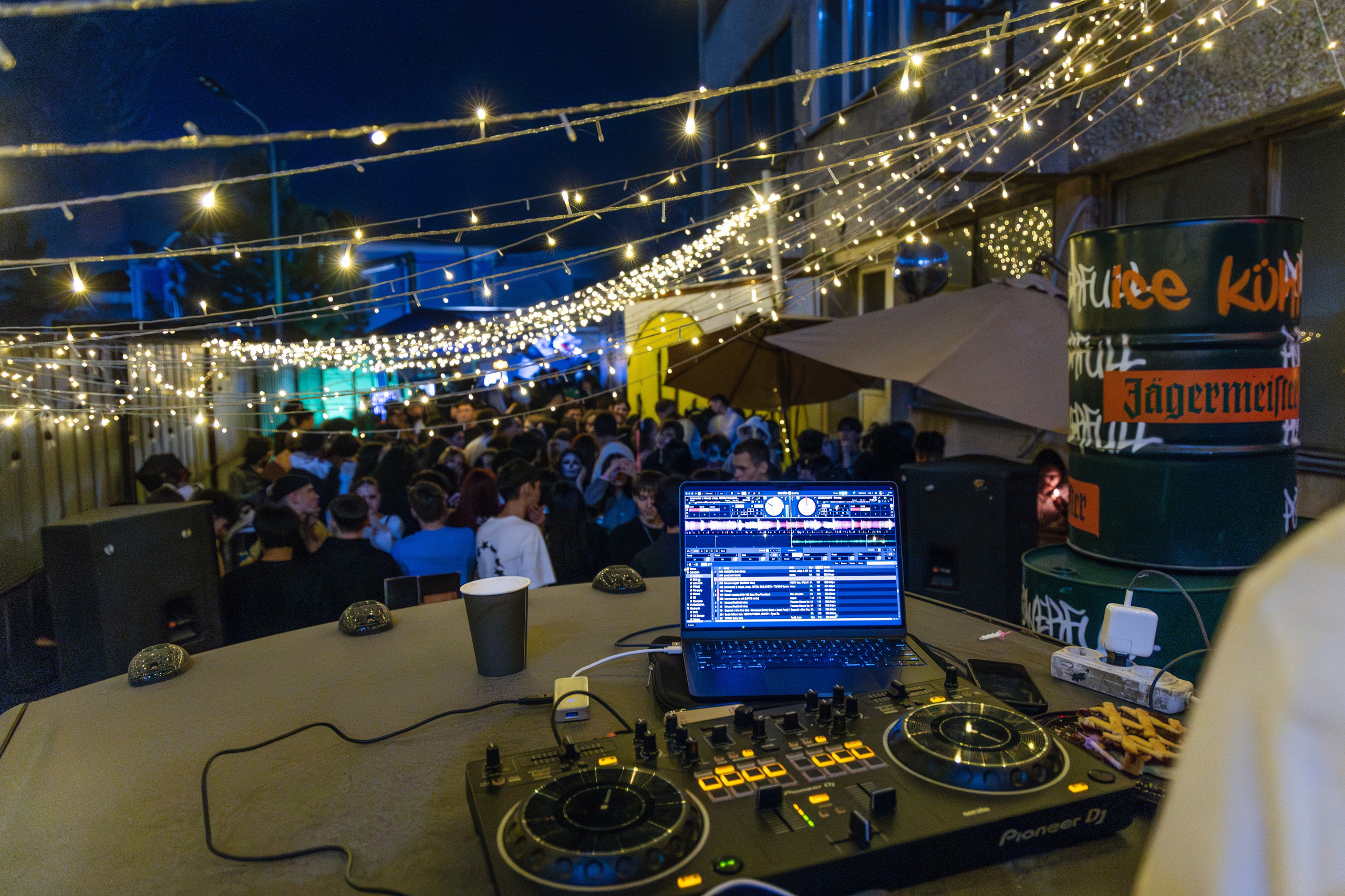 ВЫШКА WAVE — HALLOWEEN. Портретный фотограф в Алматы