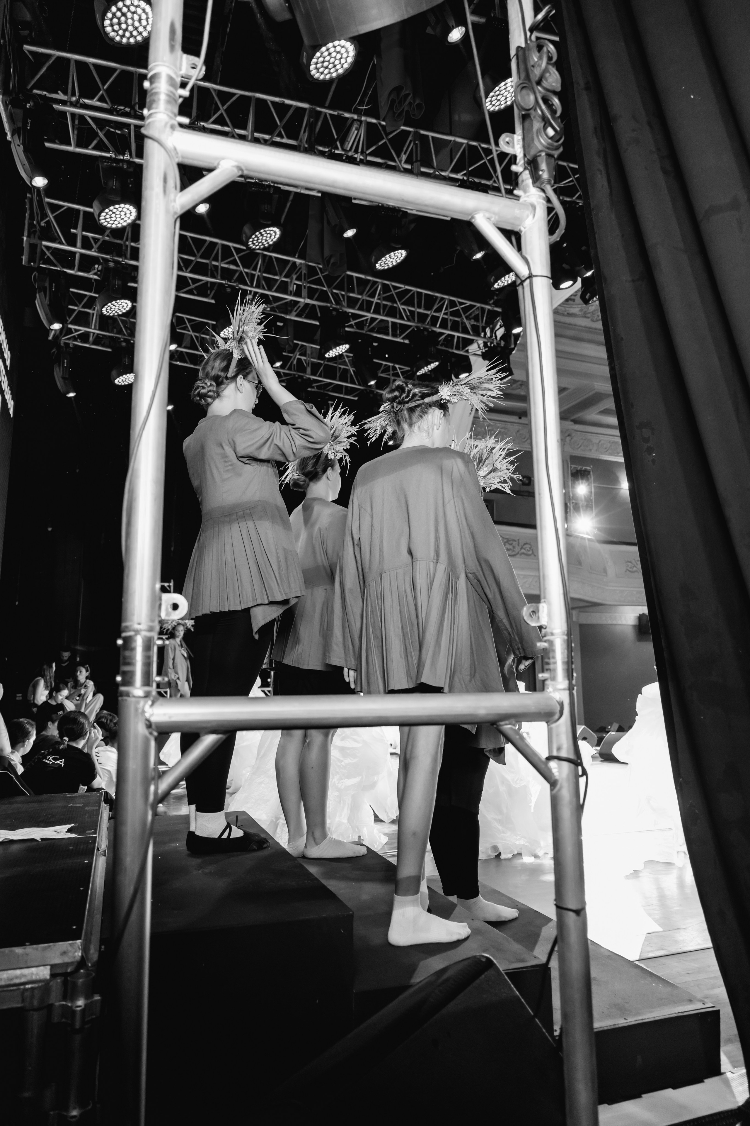 Backstage. Занимаюсь профессиональной фотографией и живу рядом с Байкалом. Работаю в разных жанрах