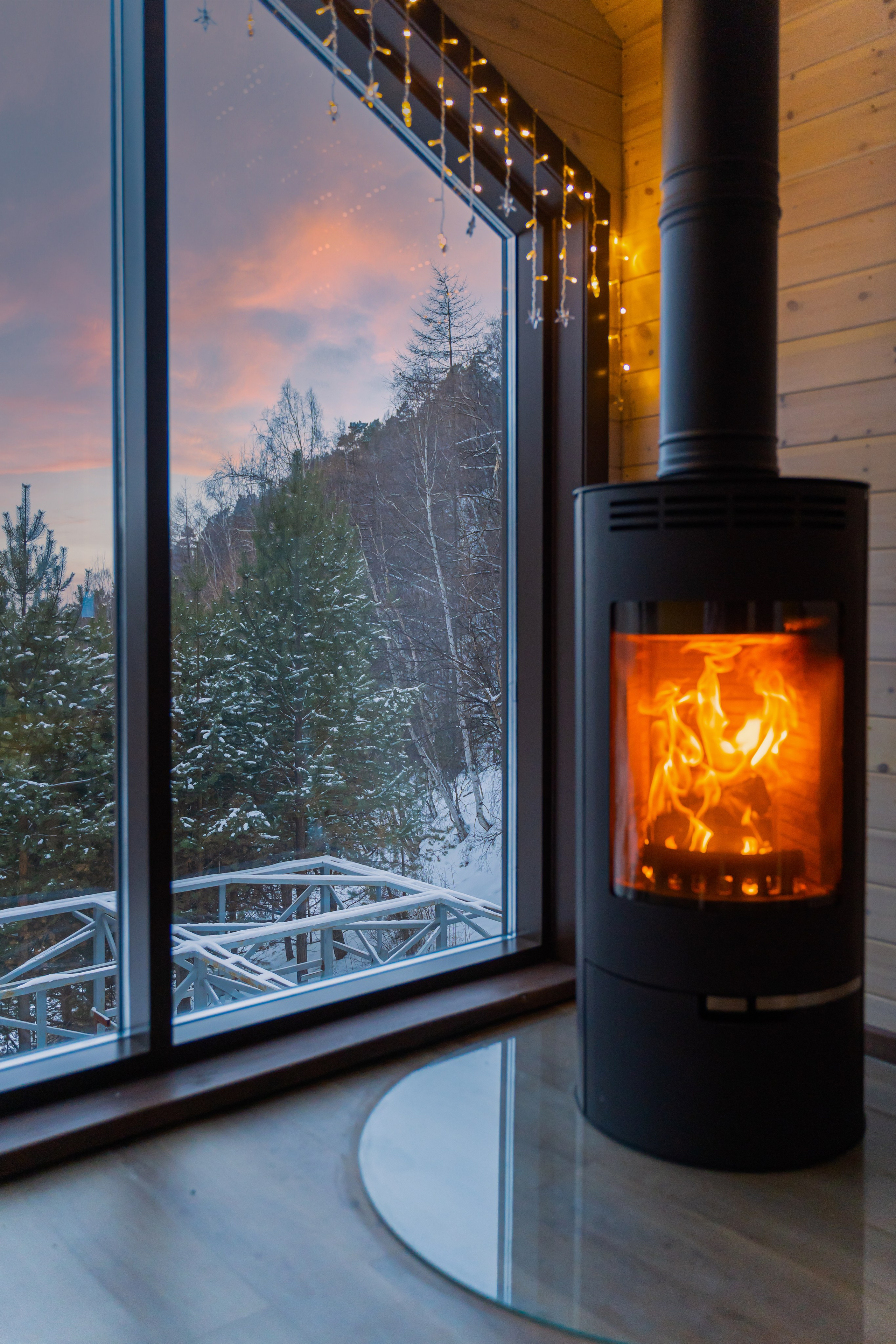 Интерьерная съемка частного гостевого дома. Занимаюсь профессиональной фотографией и живу рядом с Байкалом. Работаю в разных жанрах