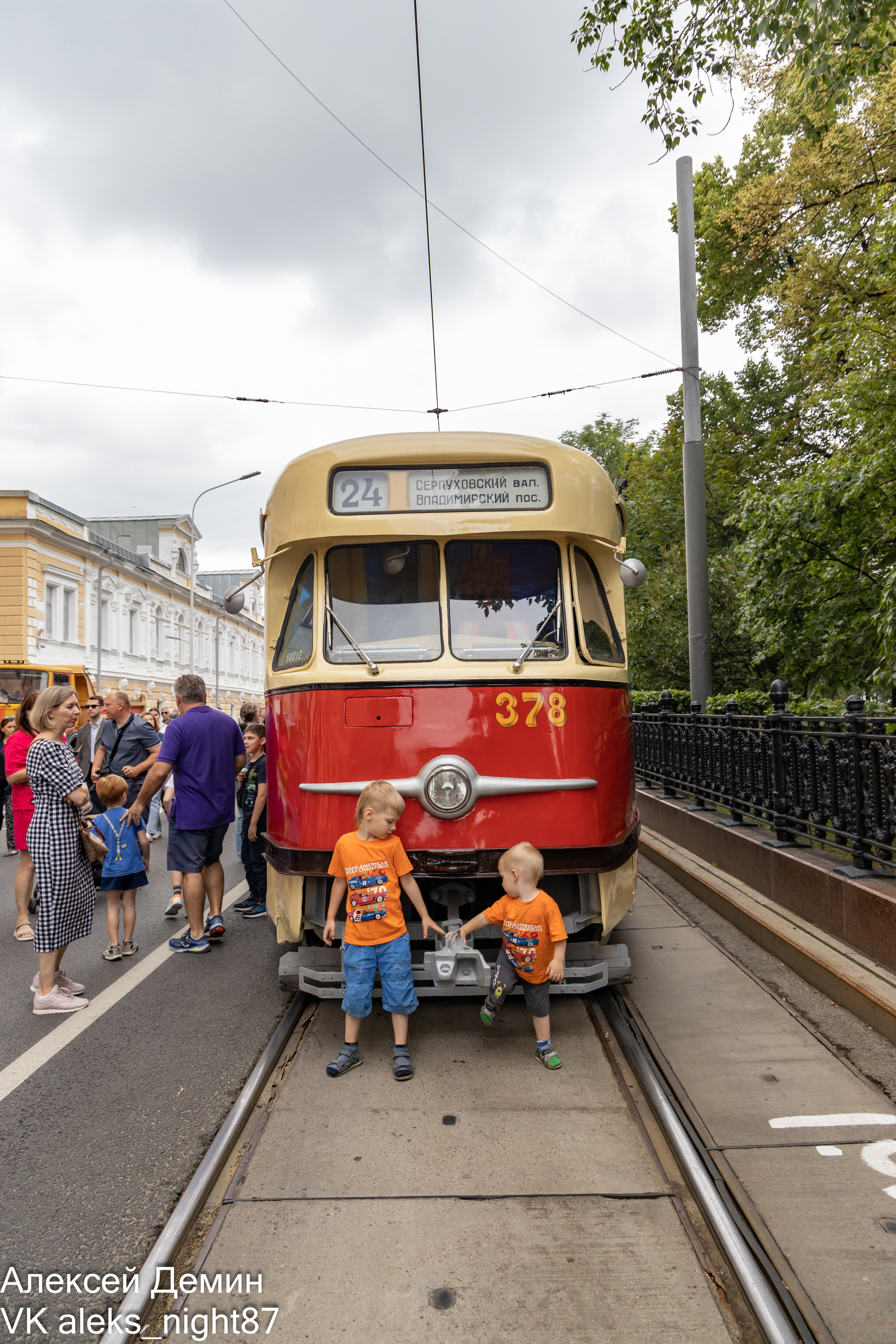 Ретро парад трамваем Москва 2023. Репортажный, семейный и студийный фотограф в Москве Демин Алексей