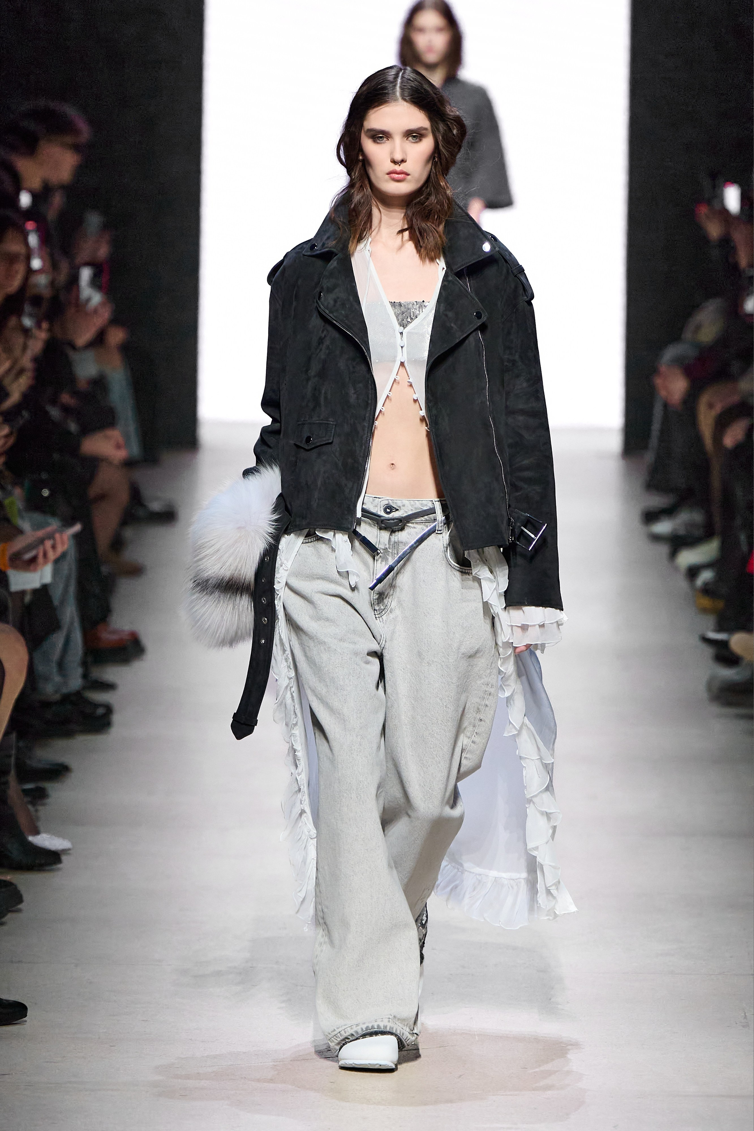 Efremov. Московская неделя моды. 2025. Дима Бабушкин. Фотограф. Подиум. Репортаж. Творчество. Дорого