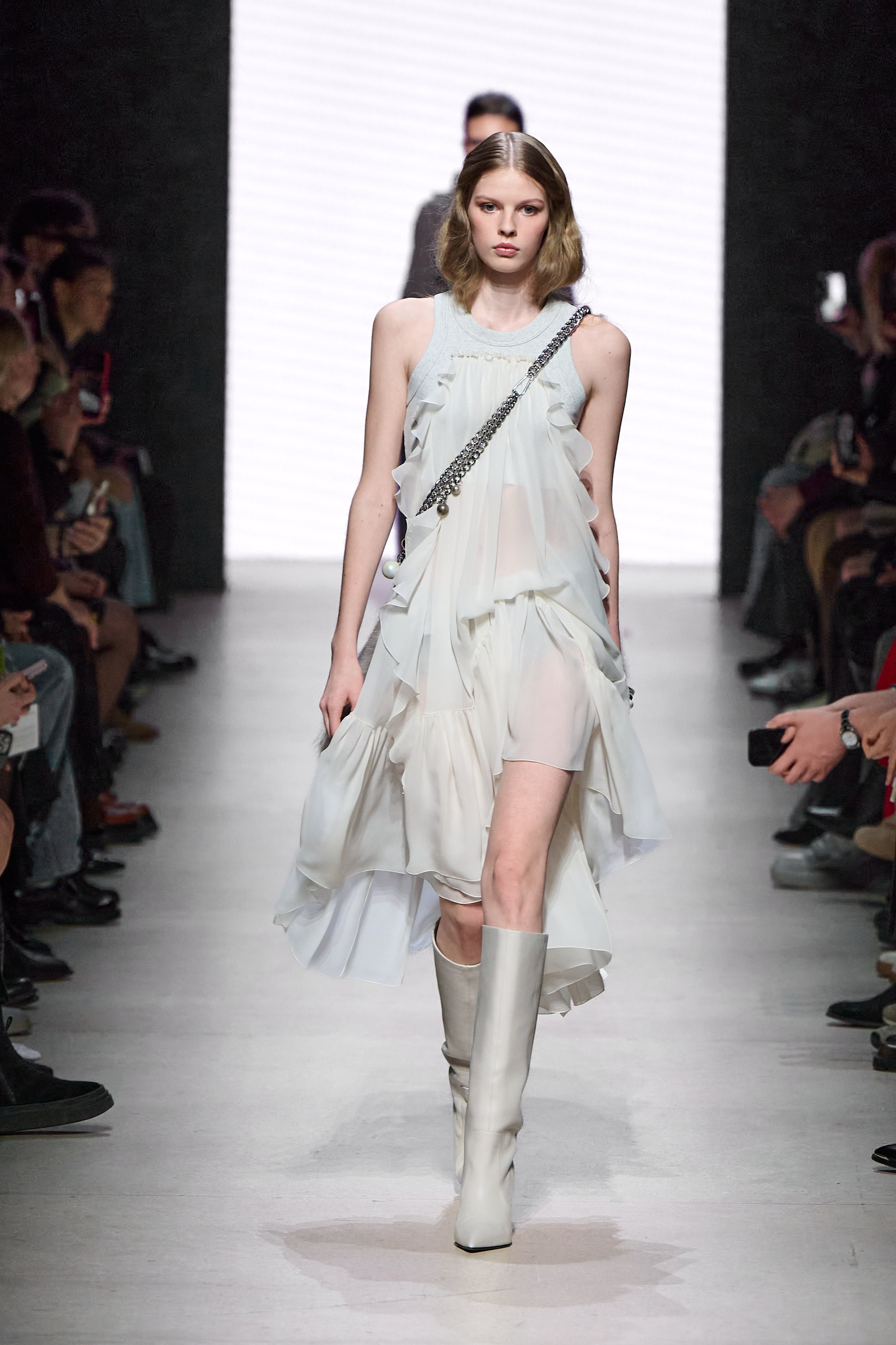 Efremov. Московская неделя моды. 2025. Дима Бабушкин. Фотограф. Подиум. Репортаж. Творчество. Дорого