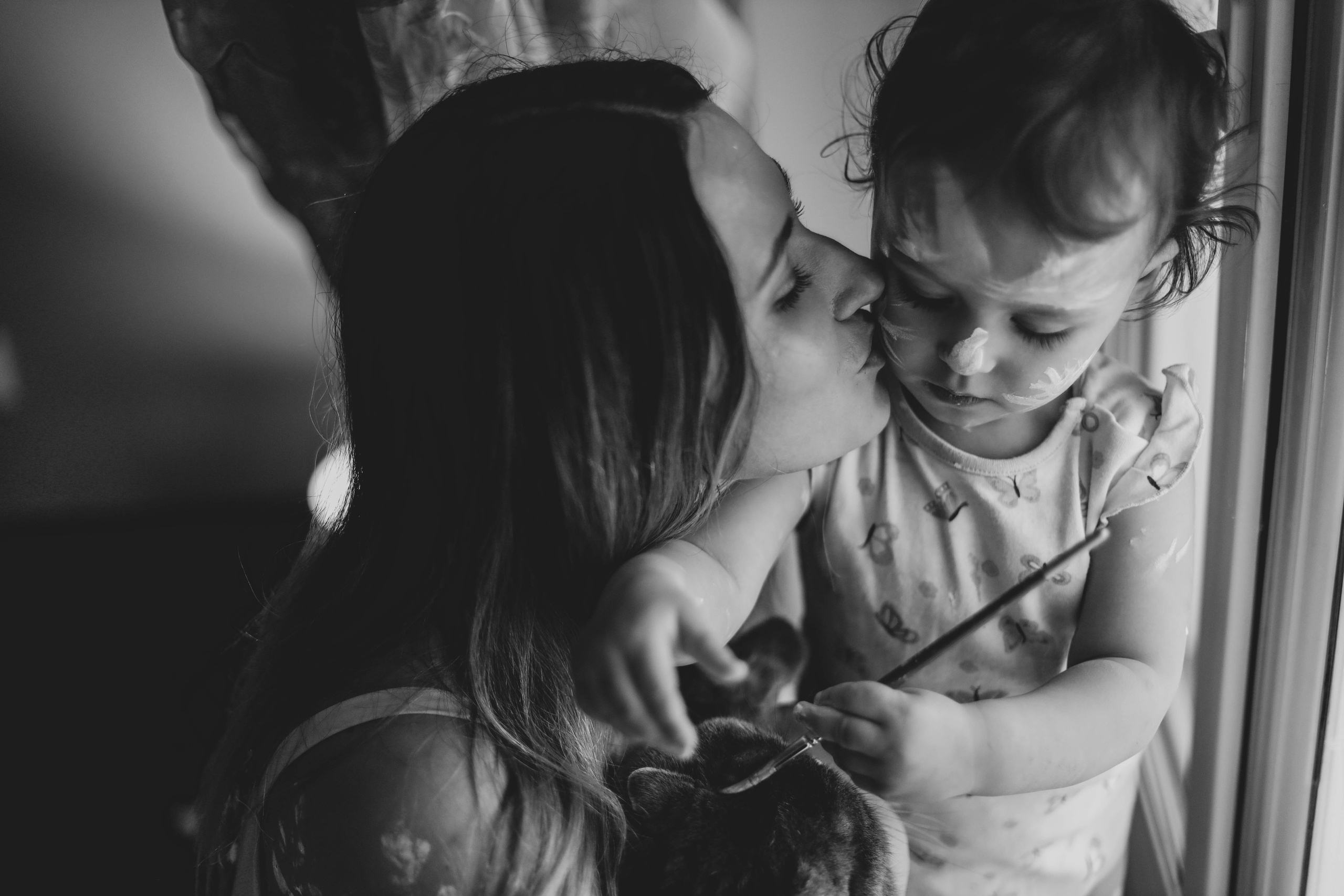 Алена, Ксюша и снежинки. Семейный фотограф Анапа