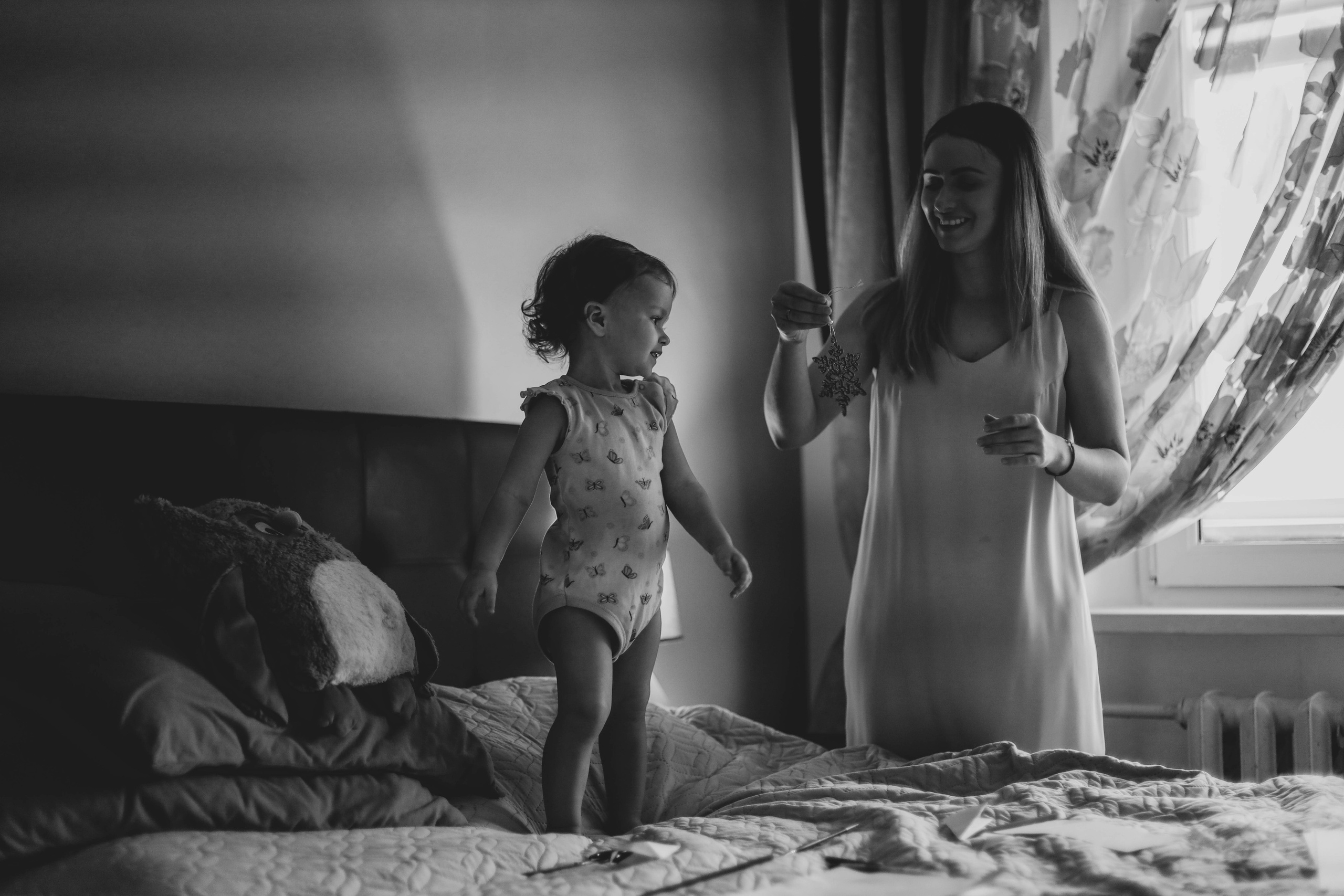 Алена, Ксюша и снежинки. Семейный фотограф Анапа