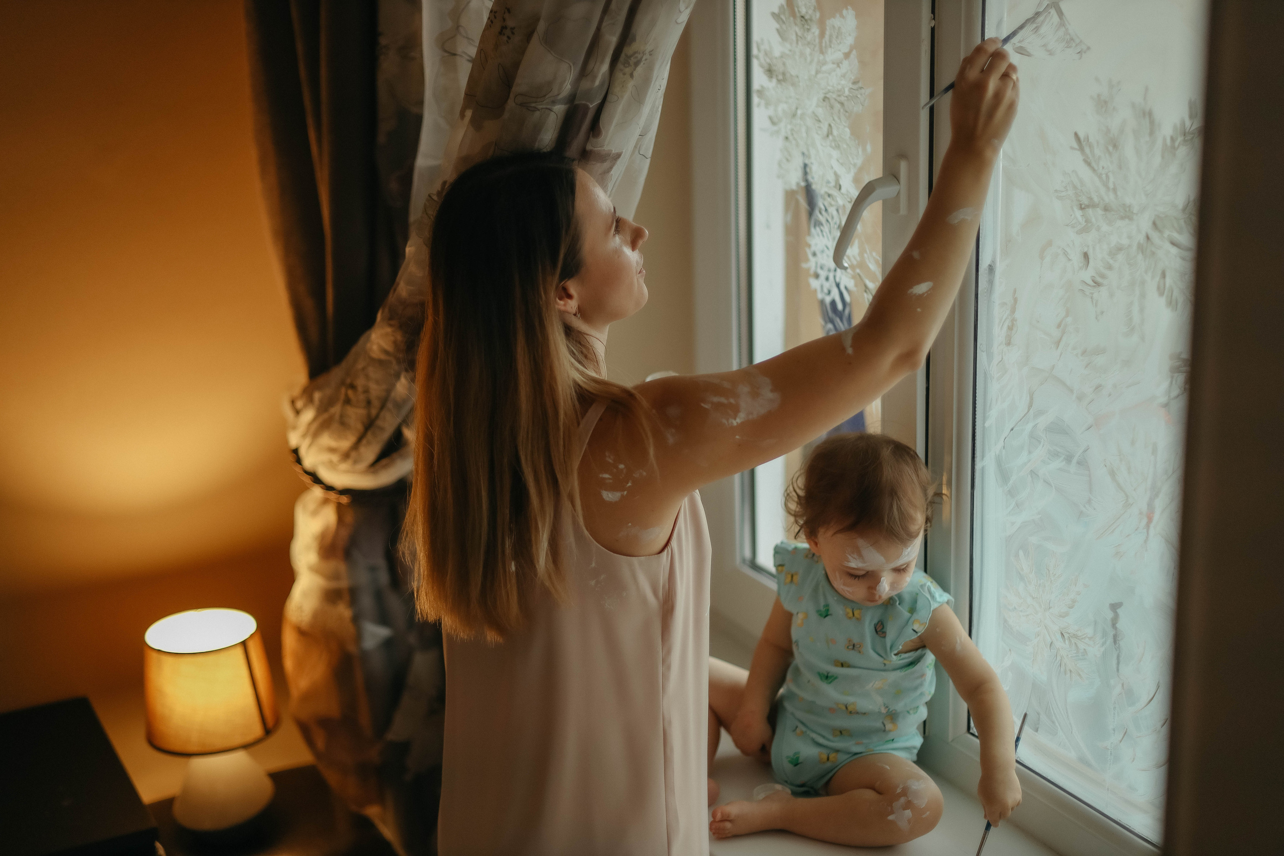 Алена, Ксюша и снежинки. Семейный фотограф Анапа