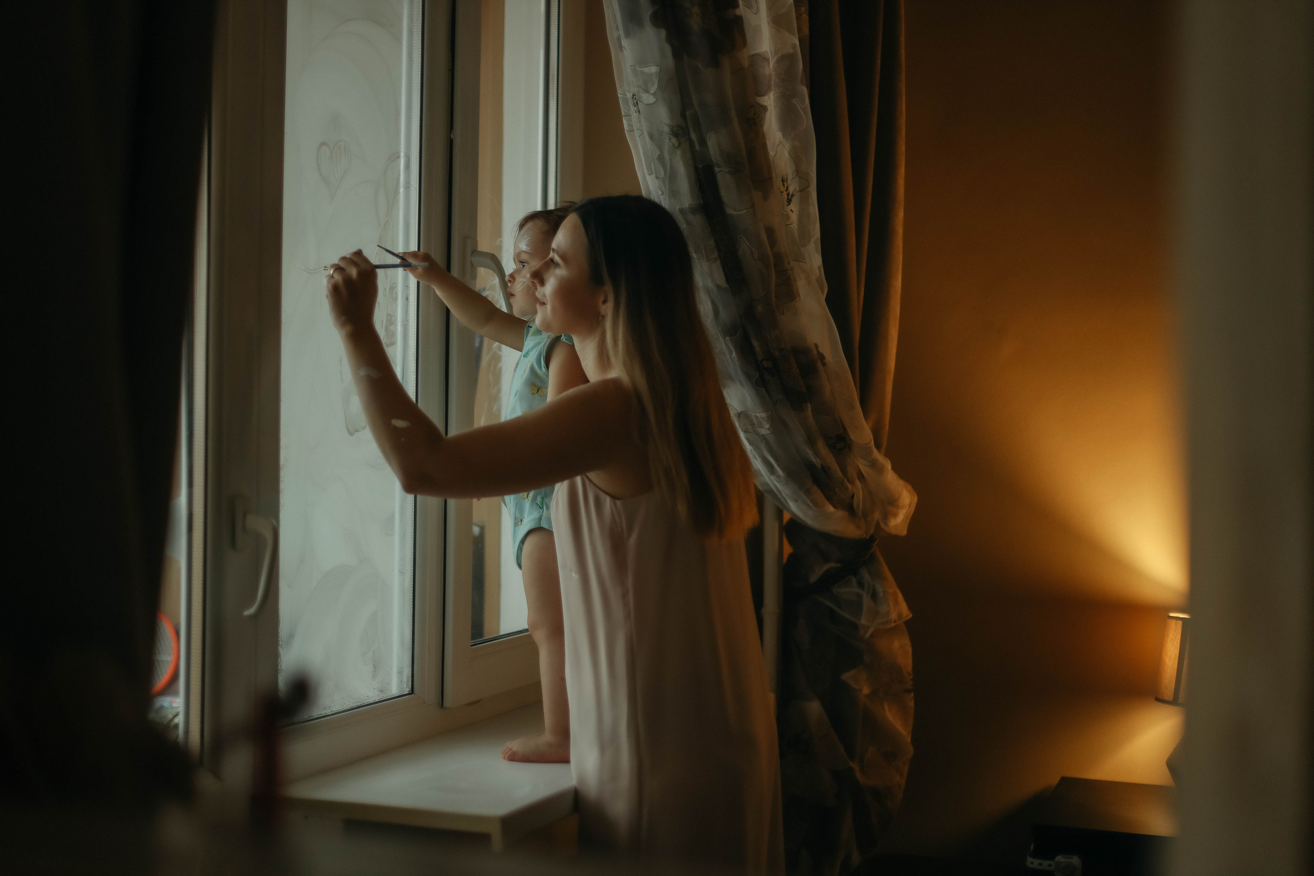 Алена, Ксюша и снежинки. Семейный фотограф Анапа