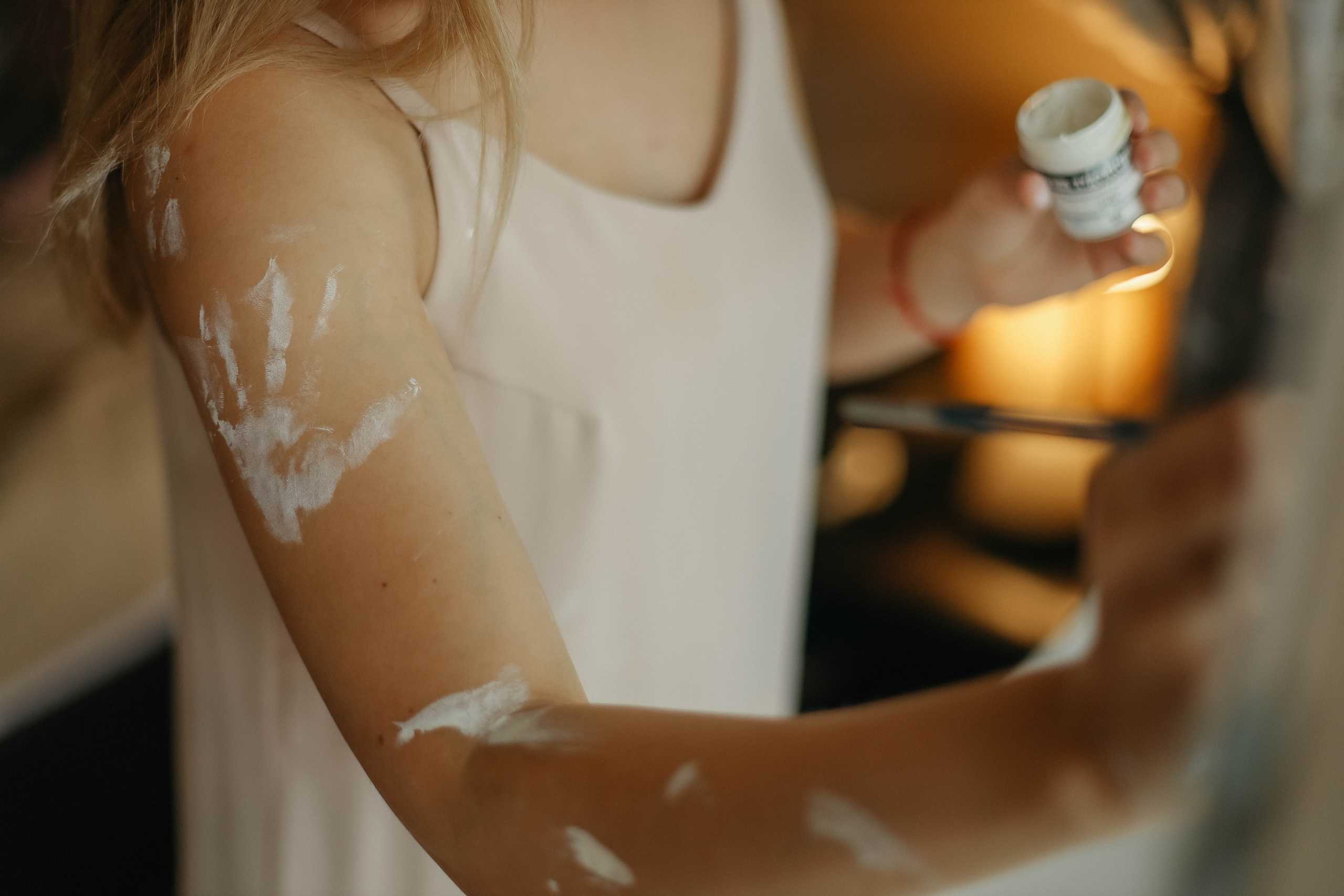 Алена, Ксюша и снежинки. Семейный фотограф Анапа