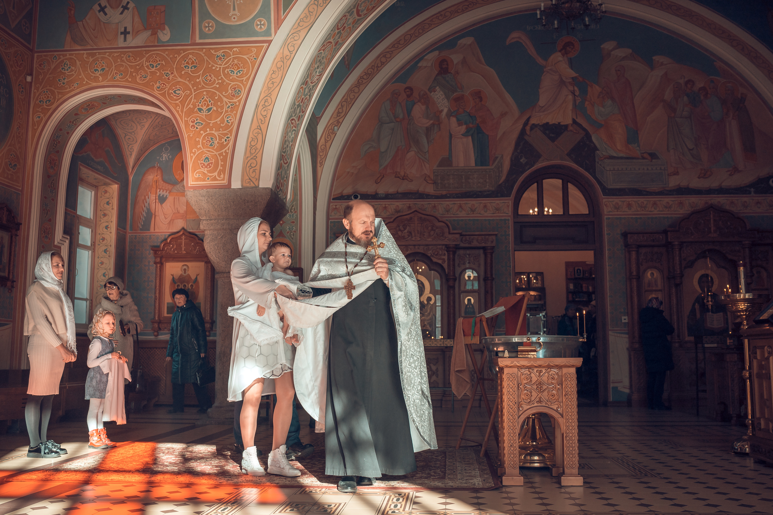 Крещение Веры Храм Иоанна Предтечи Красноярск. Фотограф на Крещение и Венчание в Красноярске Рамазанова Юлия