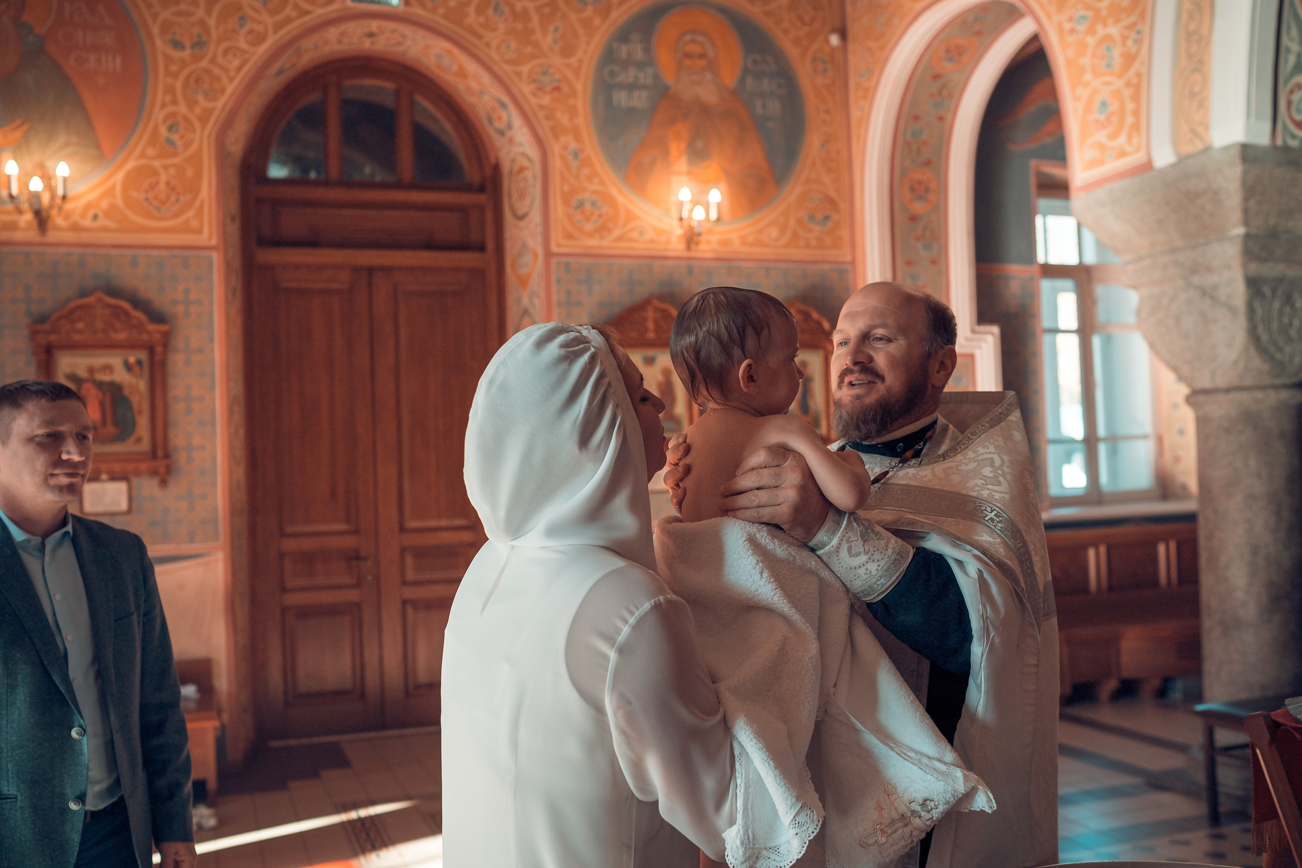 Крещение Веры Храм Иоанна Предтечи Красноярск. Фотограф на Крещение и Венчание в Красноярске Рамазанова Юлия