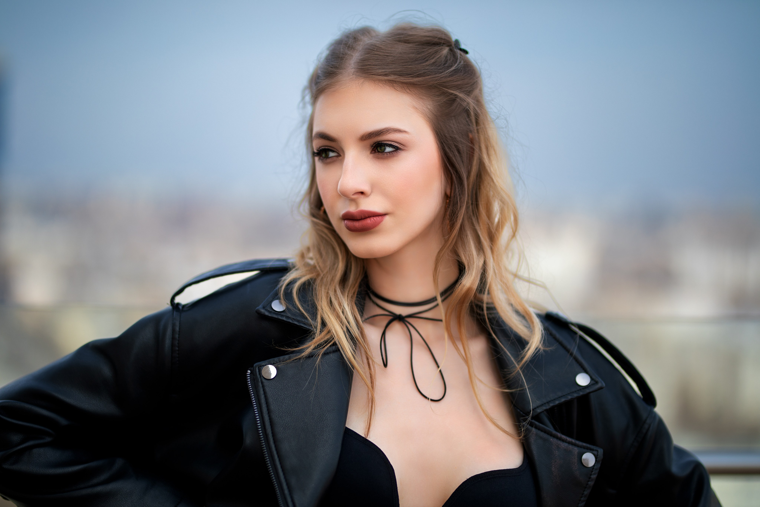 Фотосет с Ксенией на крыше высотного здания в формате для «себя»