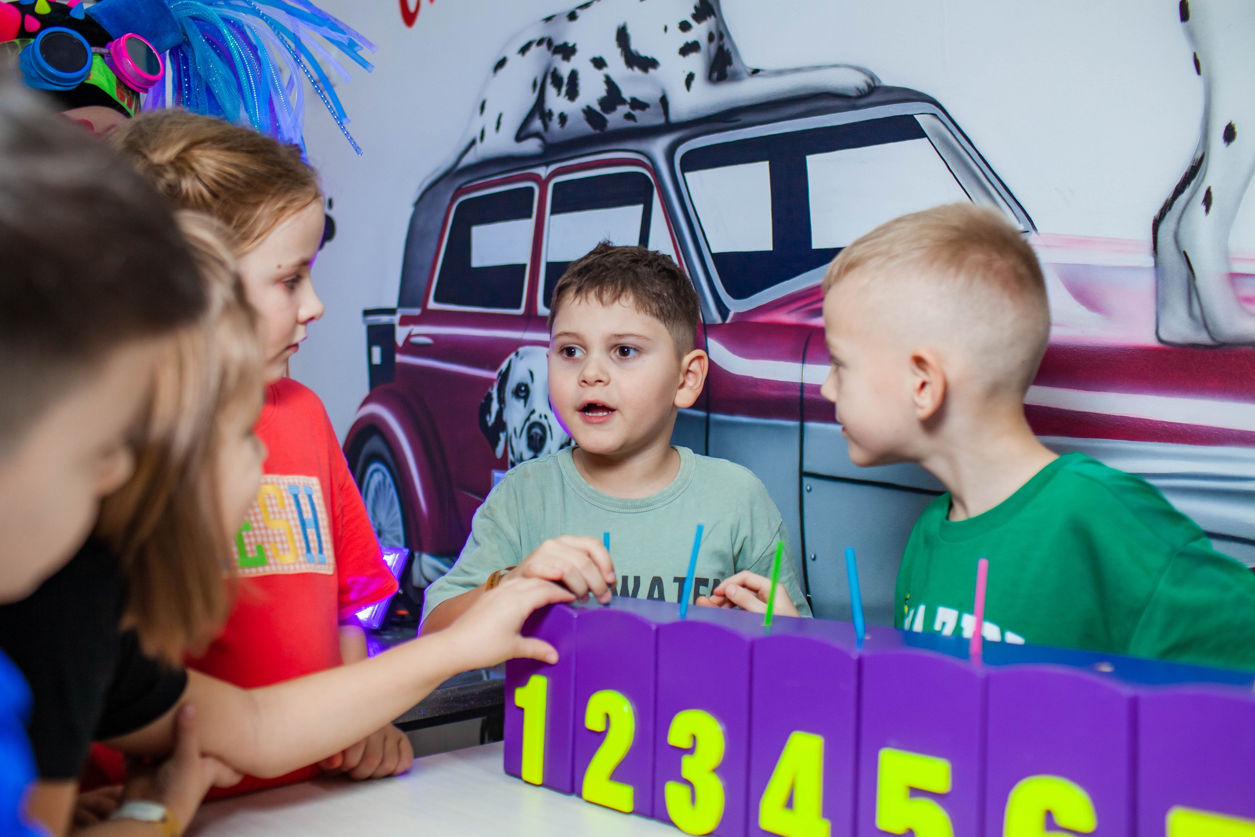 Неон Челендж День рождения Ярослава. Детский и семейный фотограф в Санкт-Петербурге Елизавета Сорокина