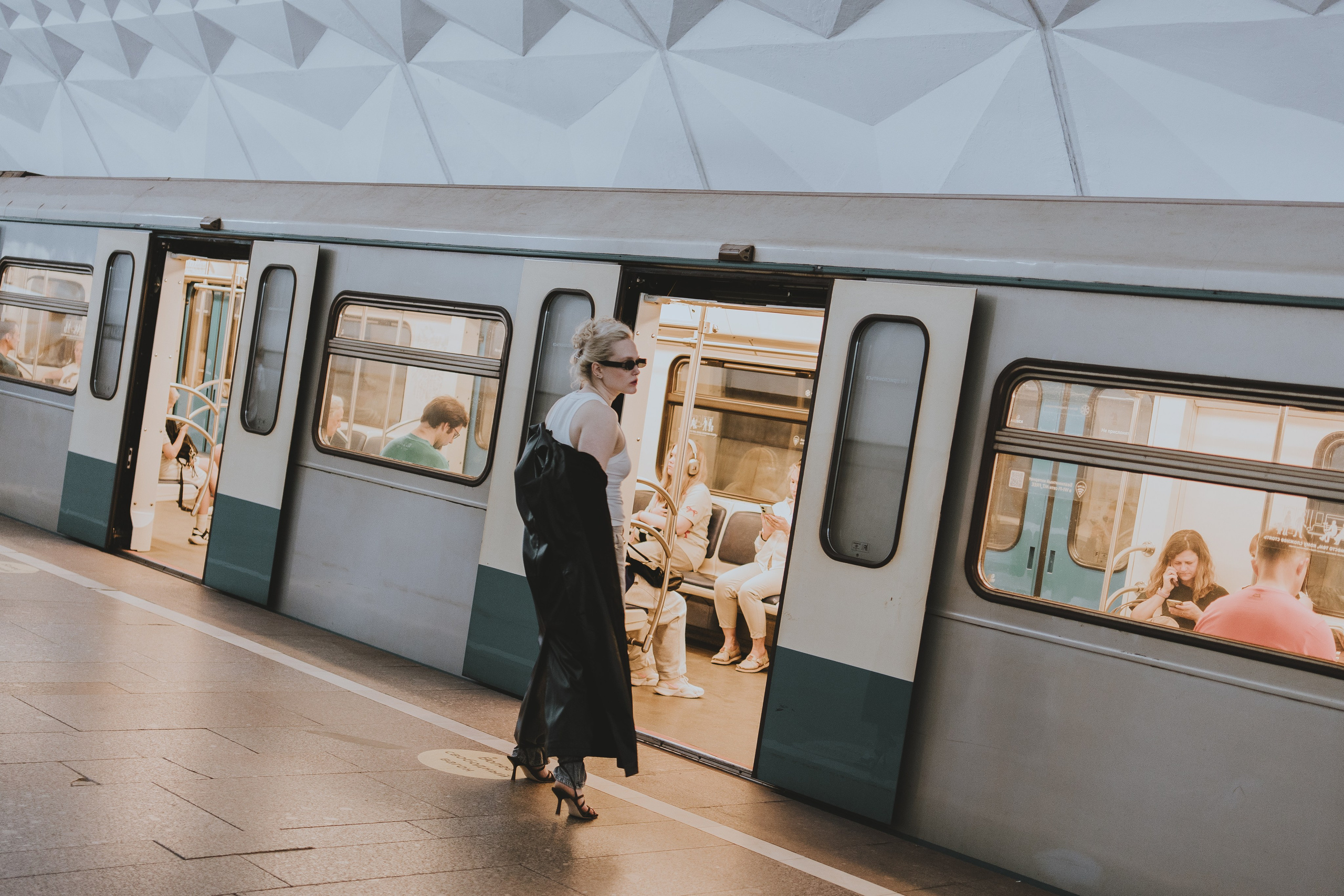 В метро. Фотограф в Москве и МО Ангелина Фоминых