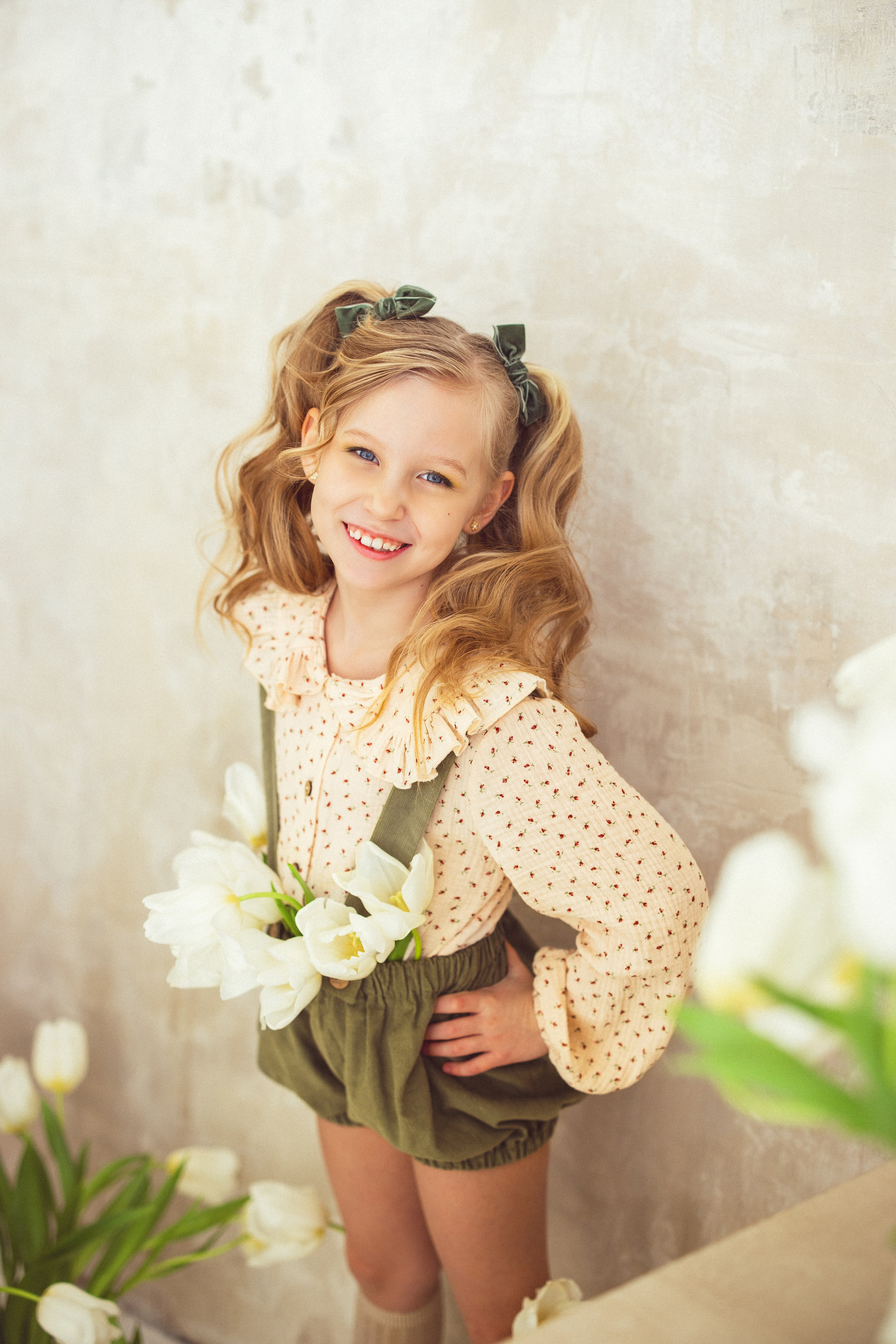 Фотосессия с белыми Тюльпанами, 2024 г. Семейный и детский фотограф в Краснодаре Анна Трашкова