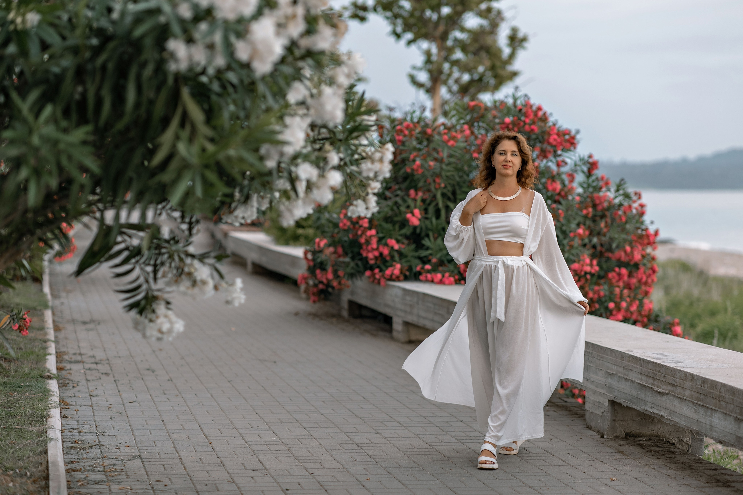 Женский портрет. Фотограф-стилист Крым Прокат одежды в Крыму. Фотосессии в Крыму