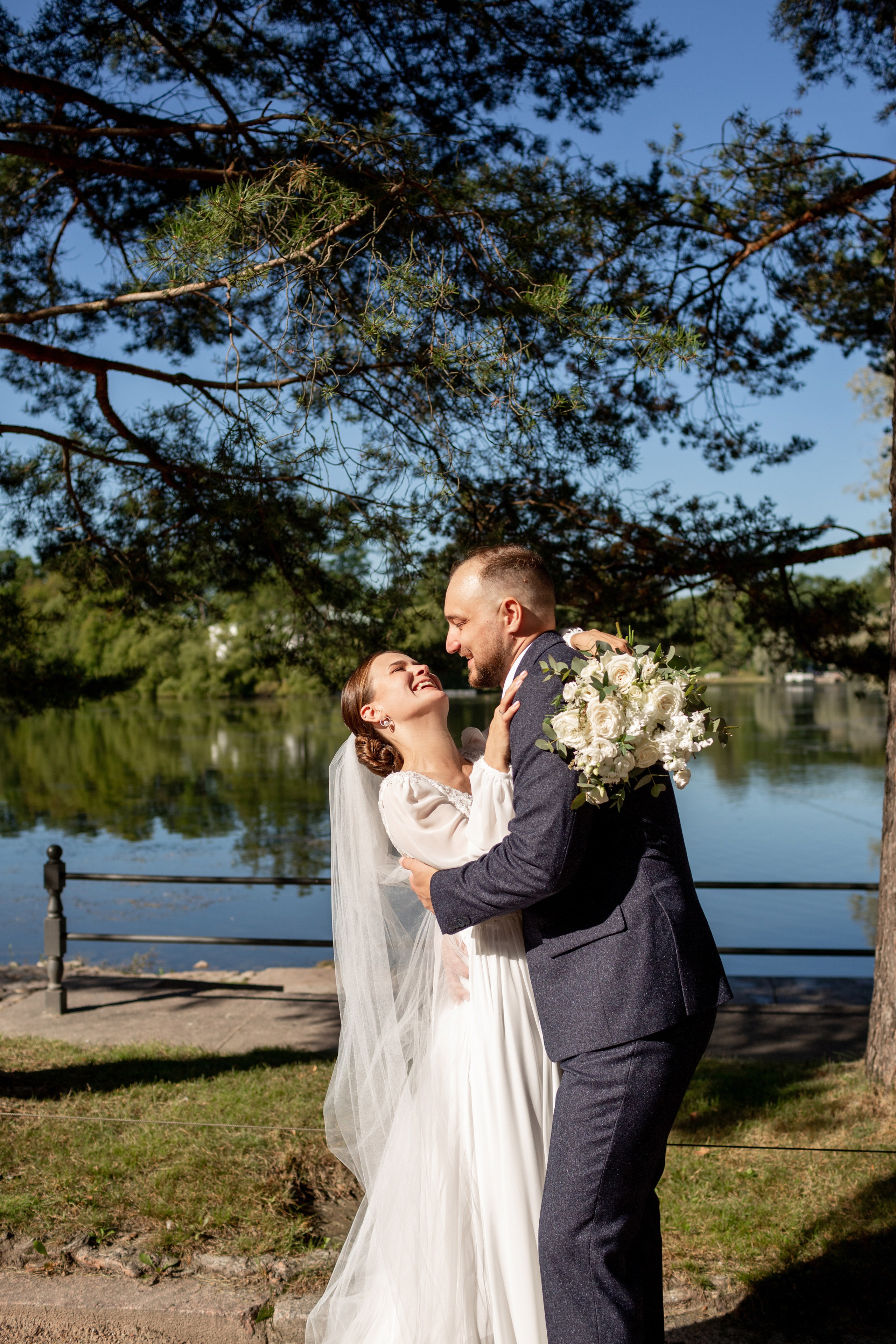 Свадебная фотопрогулка в Пушкине. Свадебный фотограф Кирилл Белый