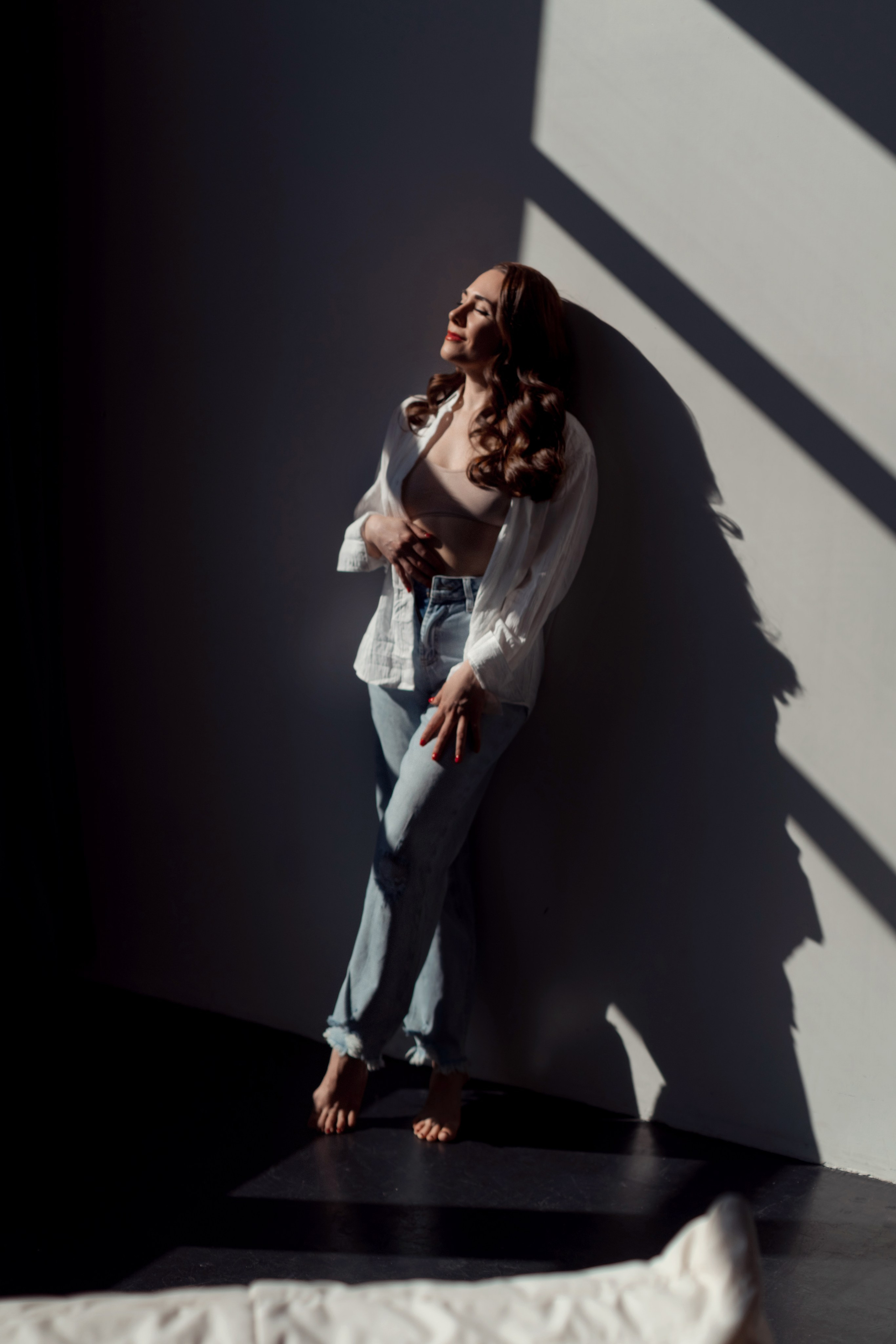 девушка в рубашке идеи для фотосъёмки