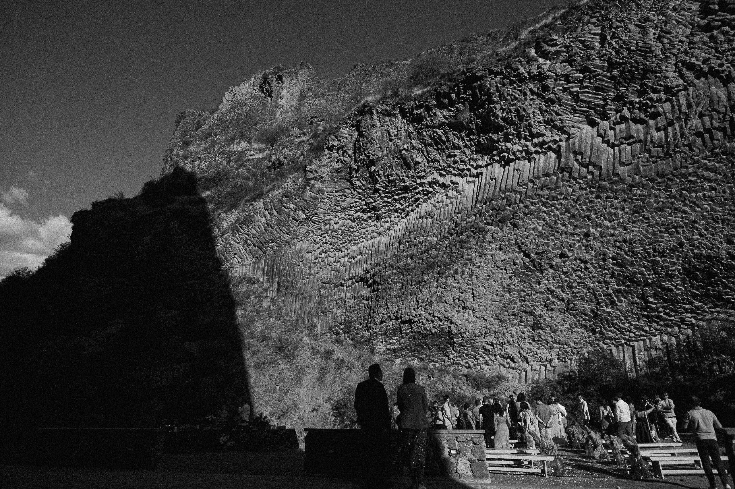 Трогательная свадебная вечеринка в горах Армении. Афина Ефимова. Свадебный фотограф Москва