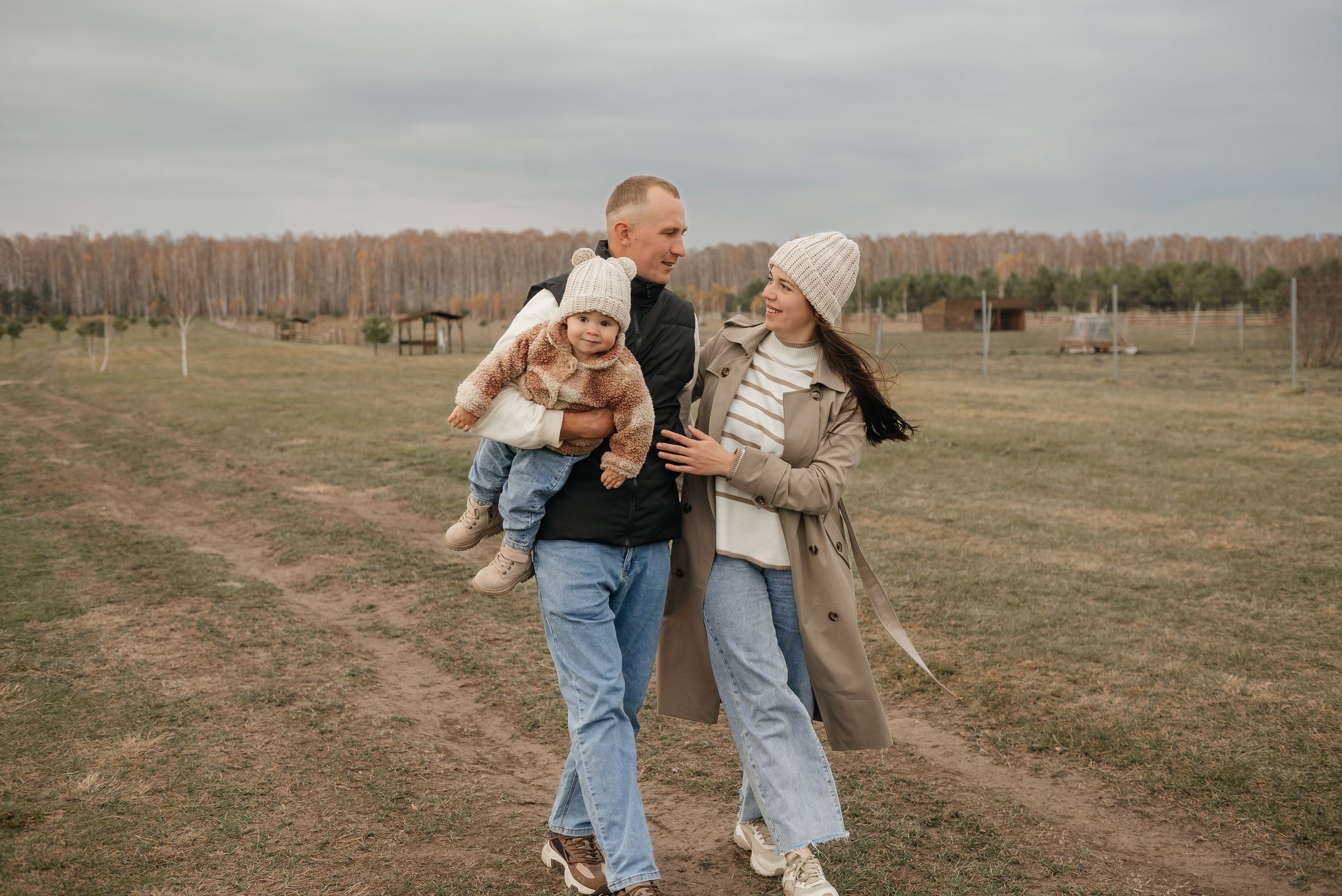 Семейная фотосессия на природе. Свадебный, семейный и школьный фотограф в Бийске Ксения Мамаева