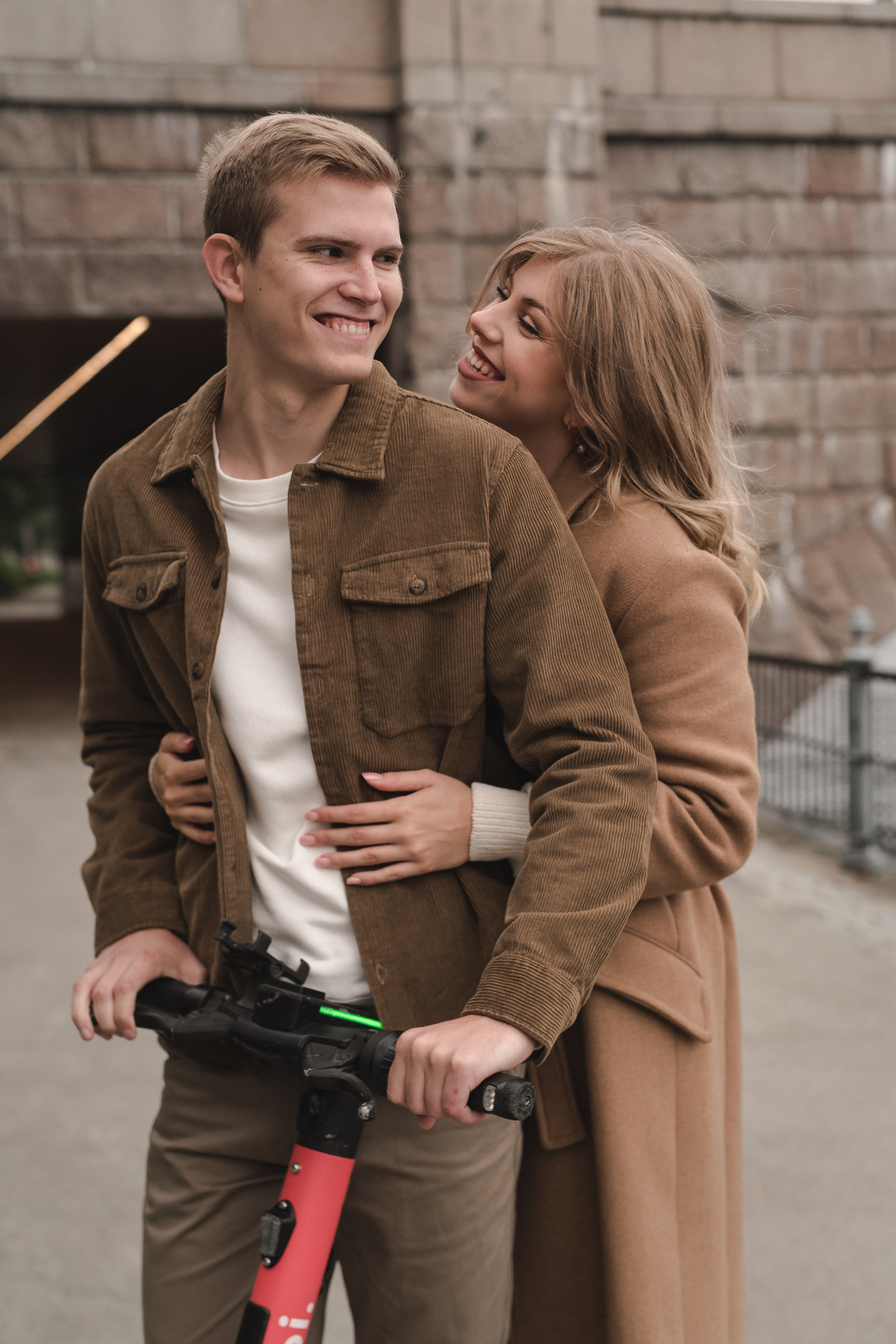 Emilia and Ettu. Family and content photographer