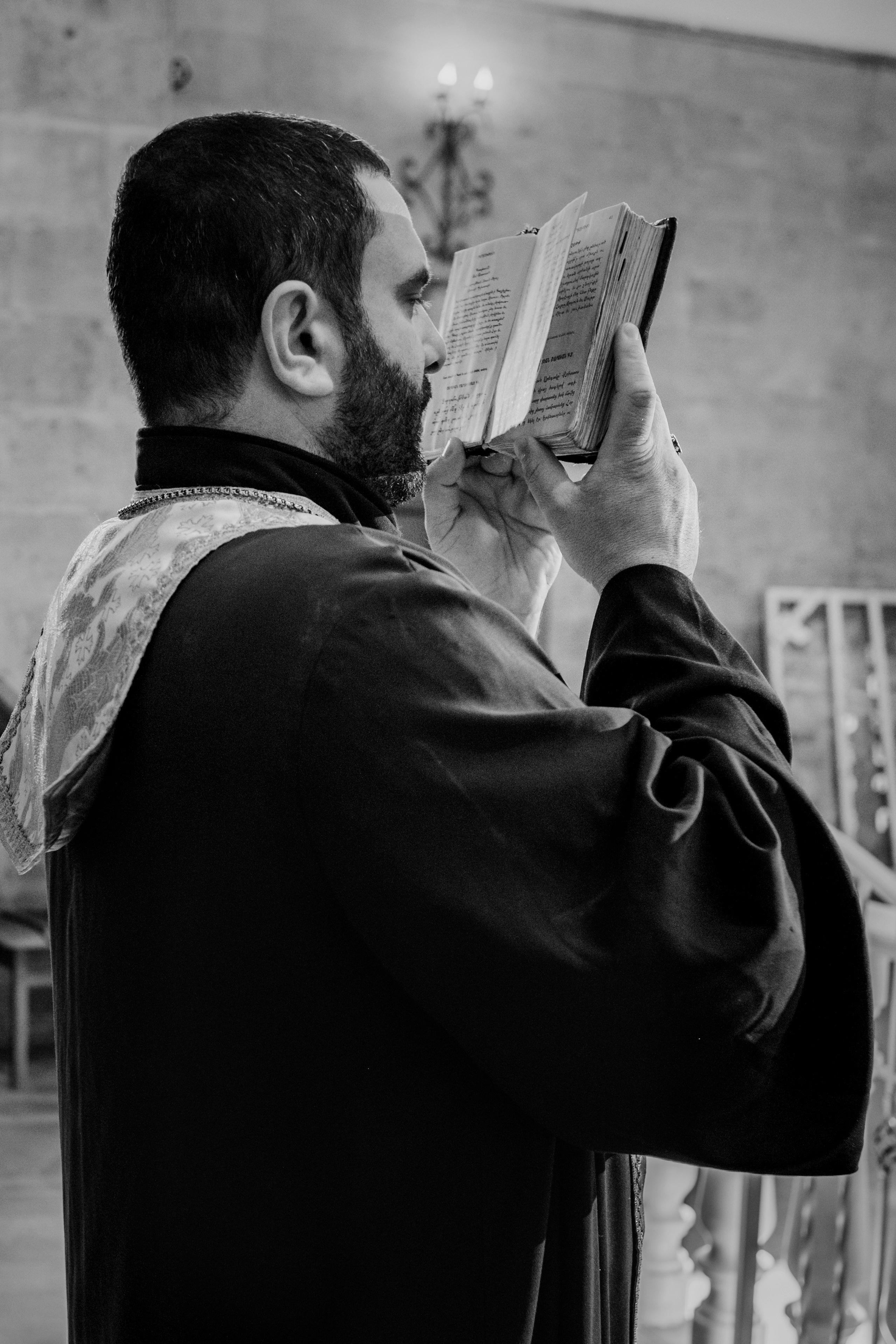 Армянская церковь. Семейный фотограф на крещение и венчание