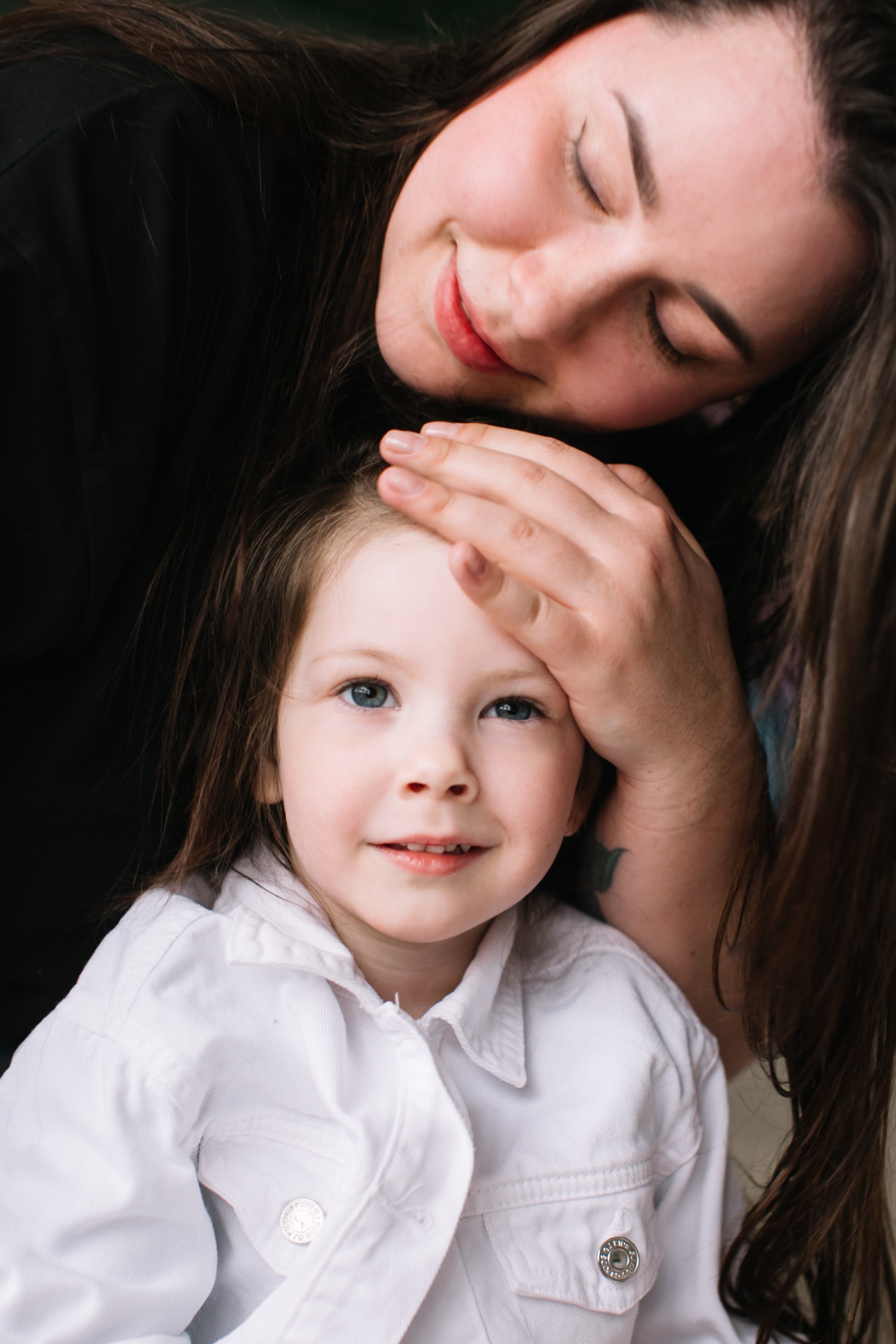 алёна малахова фотограф новосибирск семейный детский домашняя фотосессия в новосибирске день рождения репортажная съёмка фотосессия с лошадьми на конюшне деревня алтай  на природе фотосессия в детском саду мама и сын предложение руки и сердца идея  помолвка фотосессия берег закат детский день рождения годик торт аниматор лофт игровая продолжение следует prodoljenie_sleduet_  корпоратив тимбилдинг первоклашка линейка  контент  бизнес портрет оперный новат франция берет весна девушка мама и дочь мать и дитя