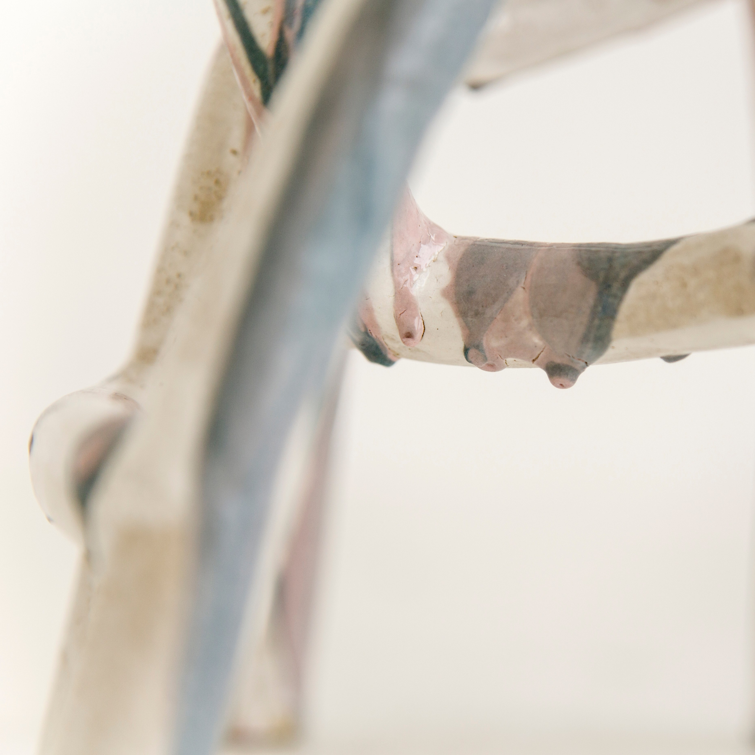 Tender. Художник керамист Вика Уйстрайх